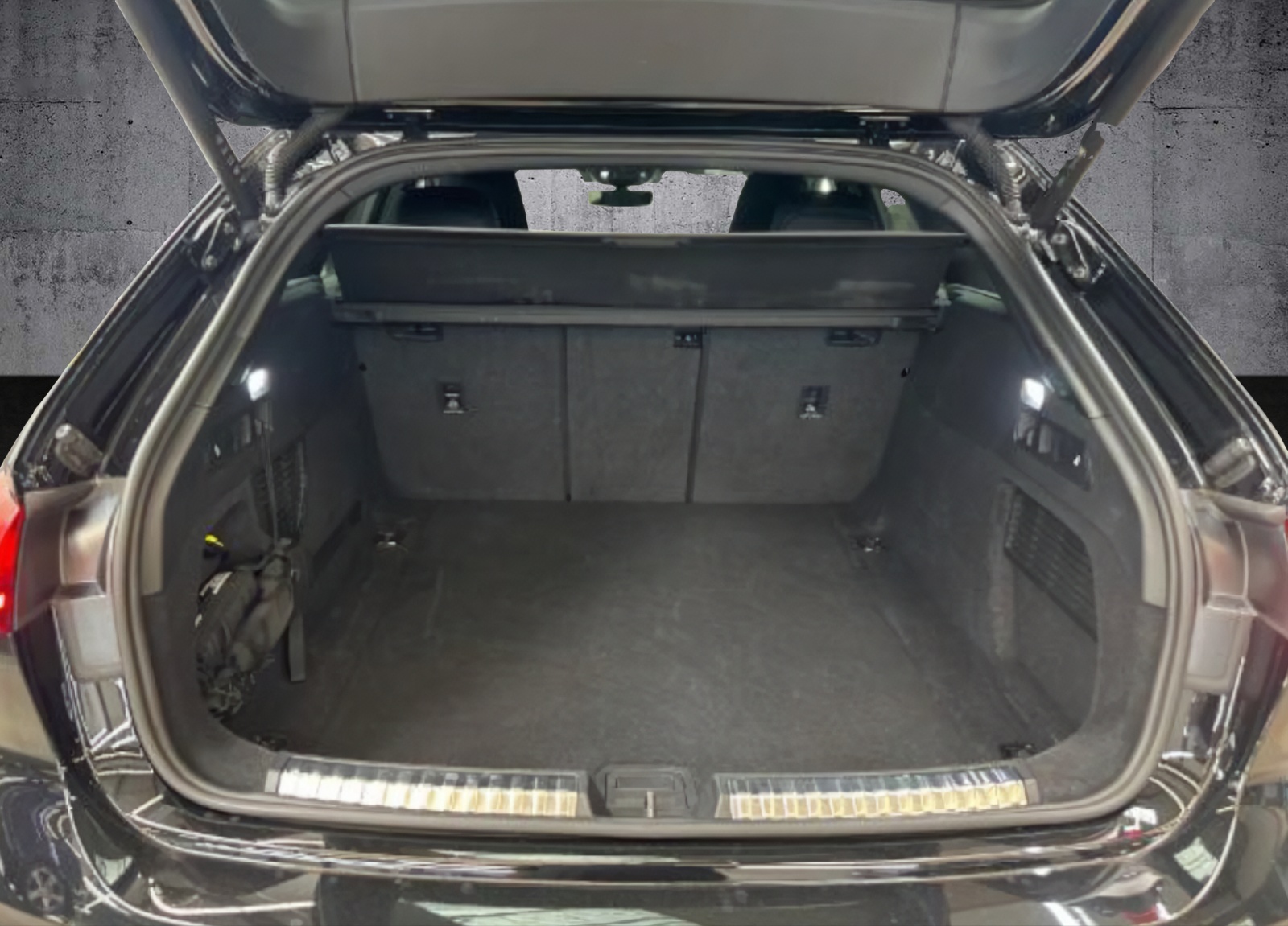 AUDI A5 Avant TFSI quattro S-Line 150 kW S tronic *CH-Fzg. / Gratisservice / Garantie*-image-11