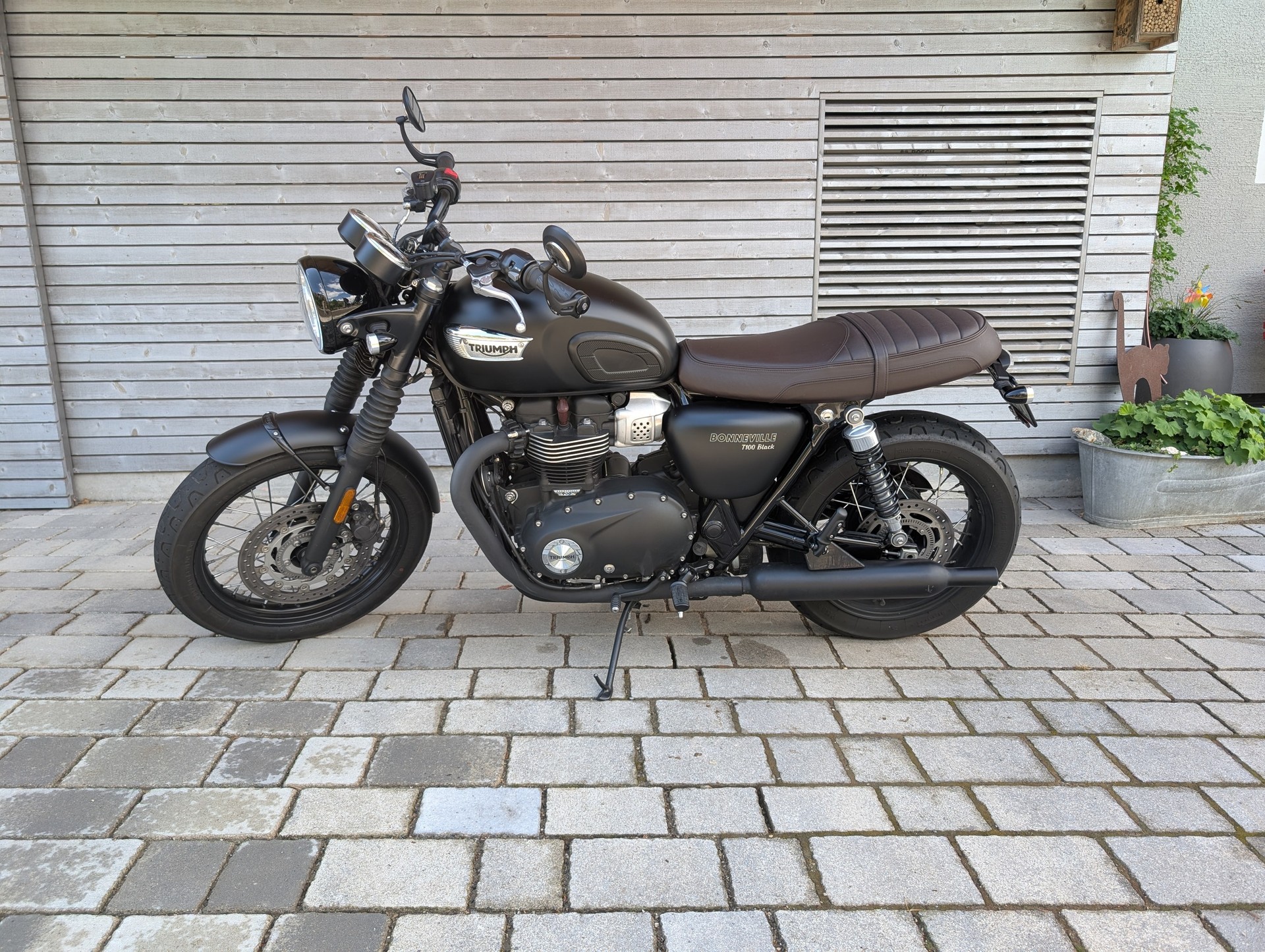 TRIUMPH Bonneville 900 T 100 ABS-image-0