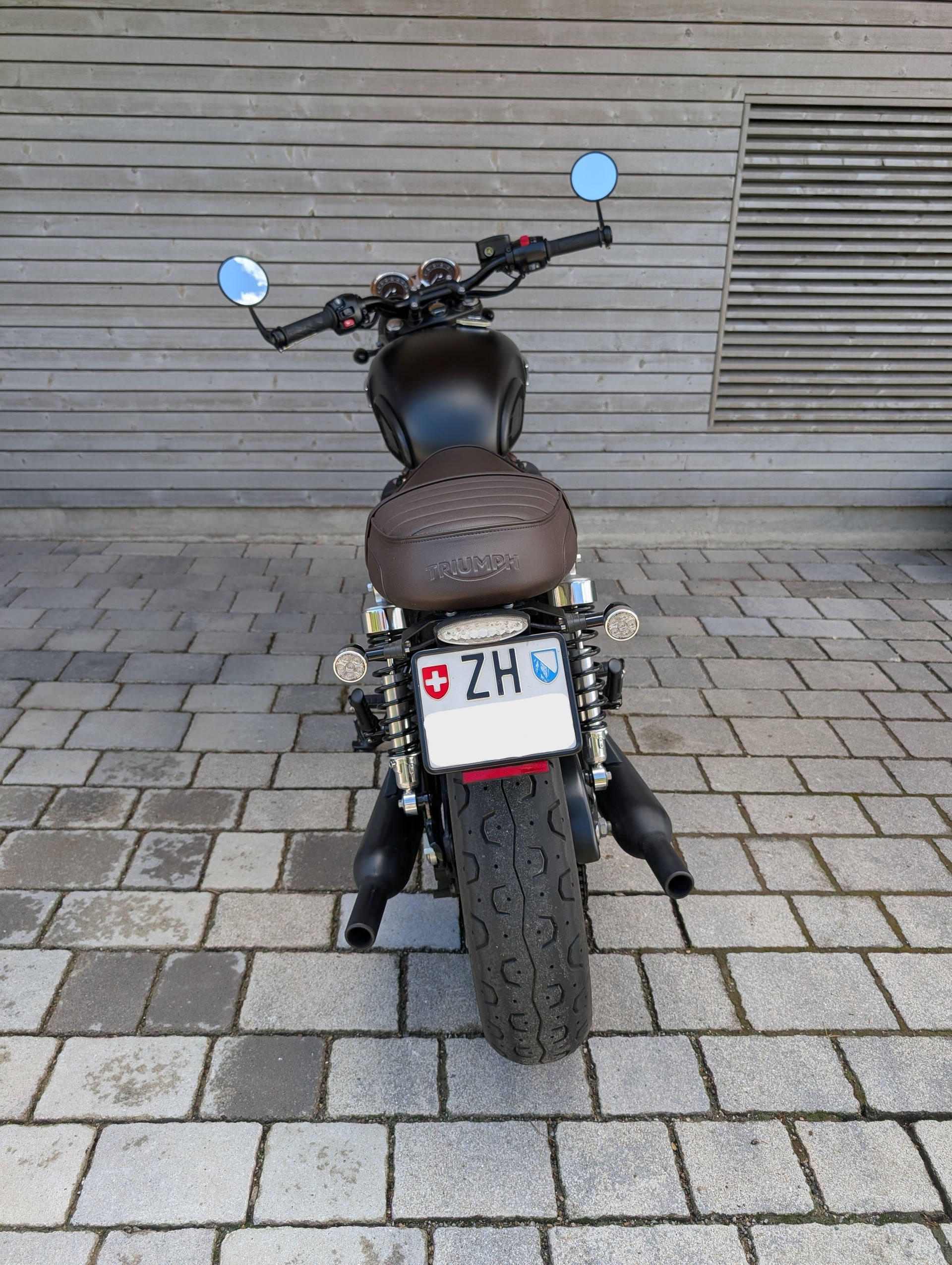 TRIUMPH Bonneville 900 T 100 ABS-image-3
