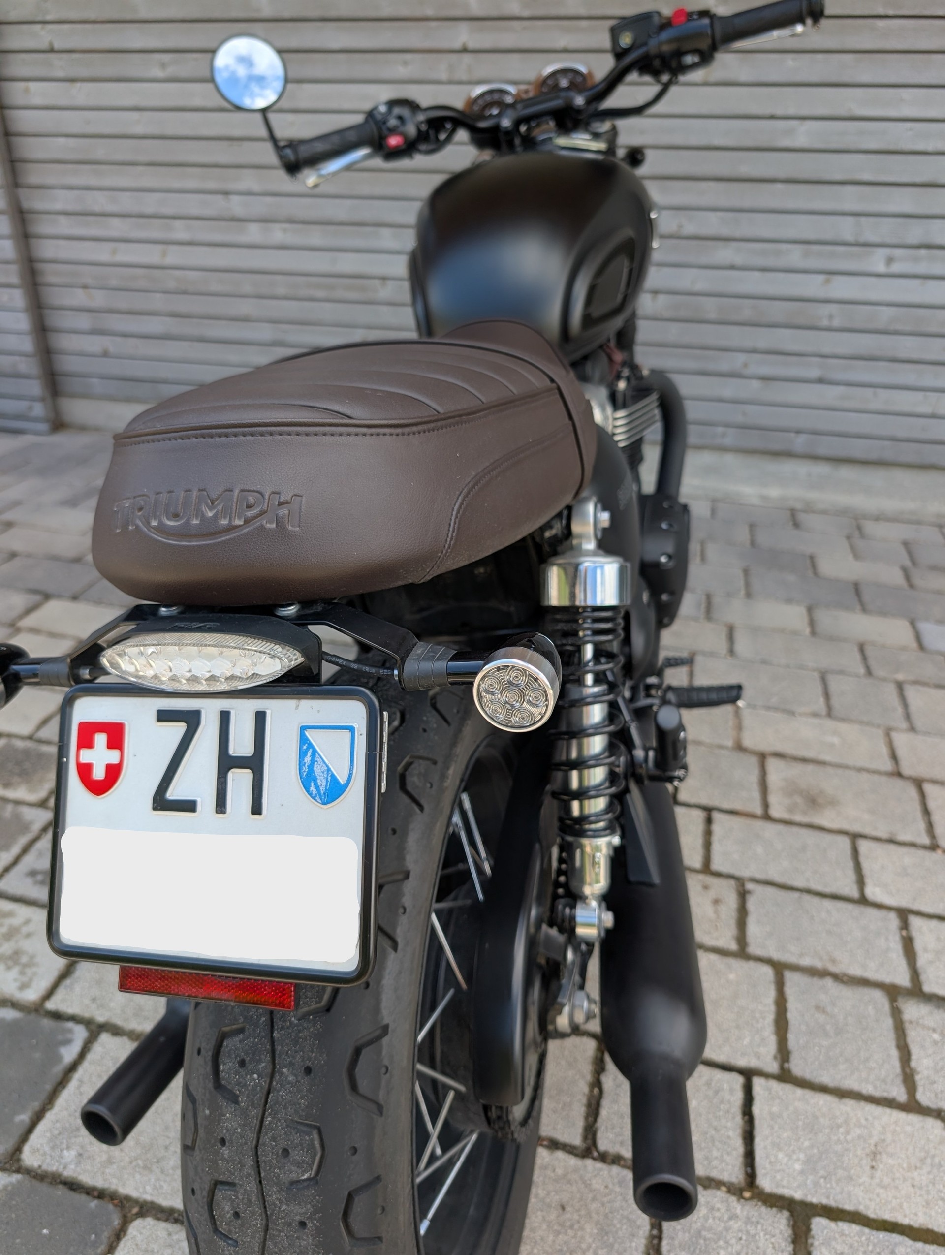 TRIUMPH Bonneville 900 T 100 ABS-image-10