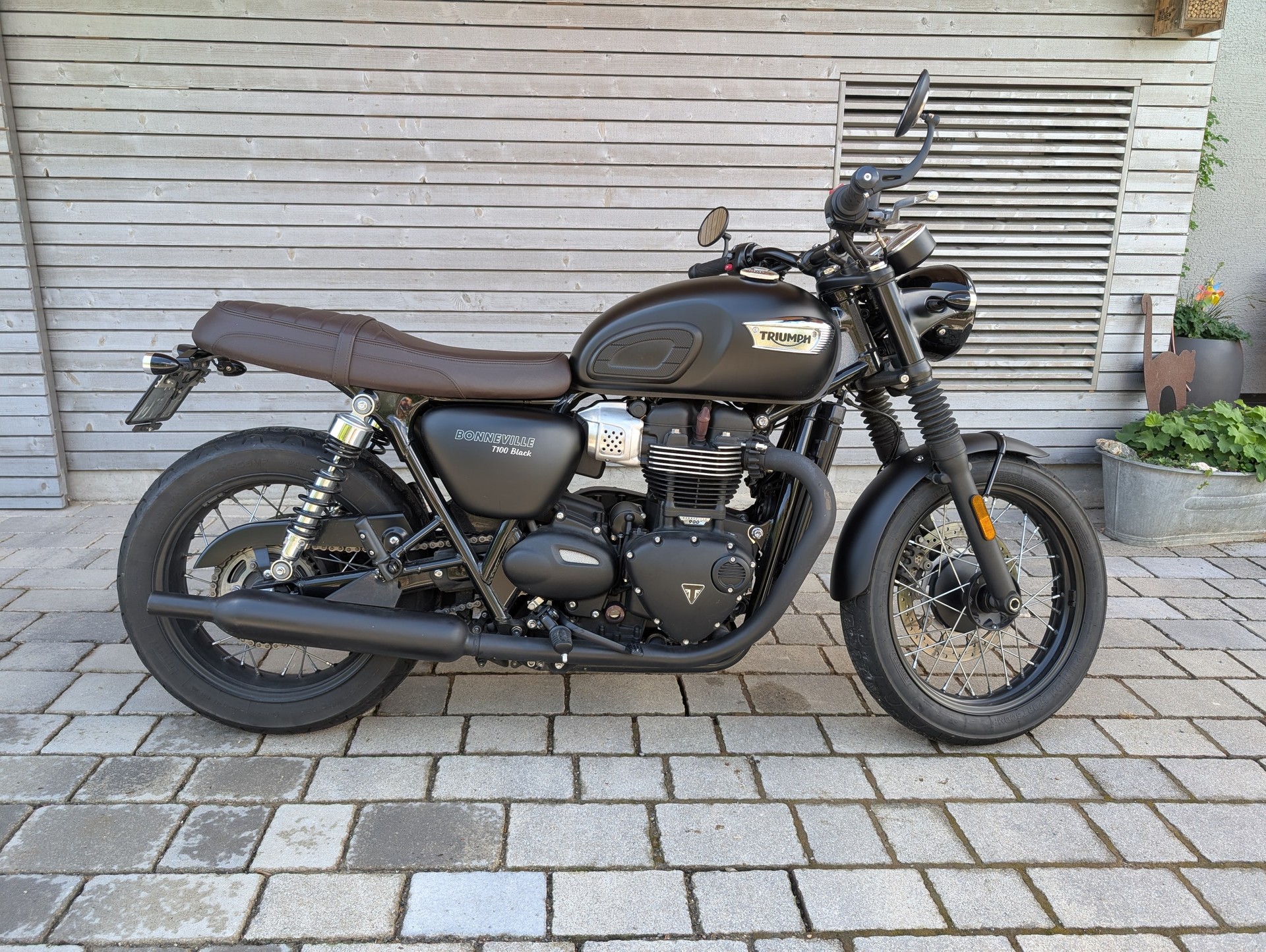TRIUMPH Bonneville 900 T 100 ABS-image-1