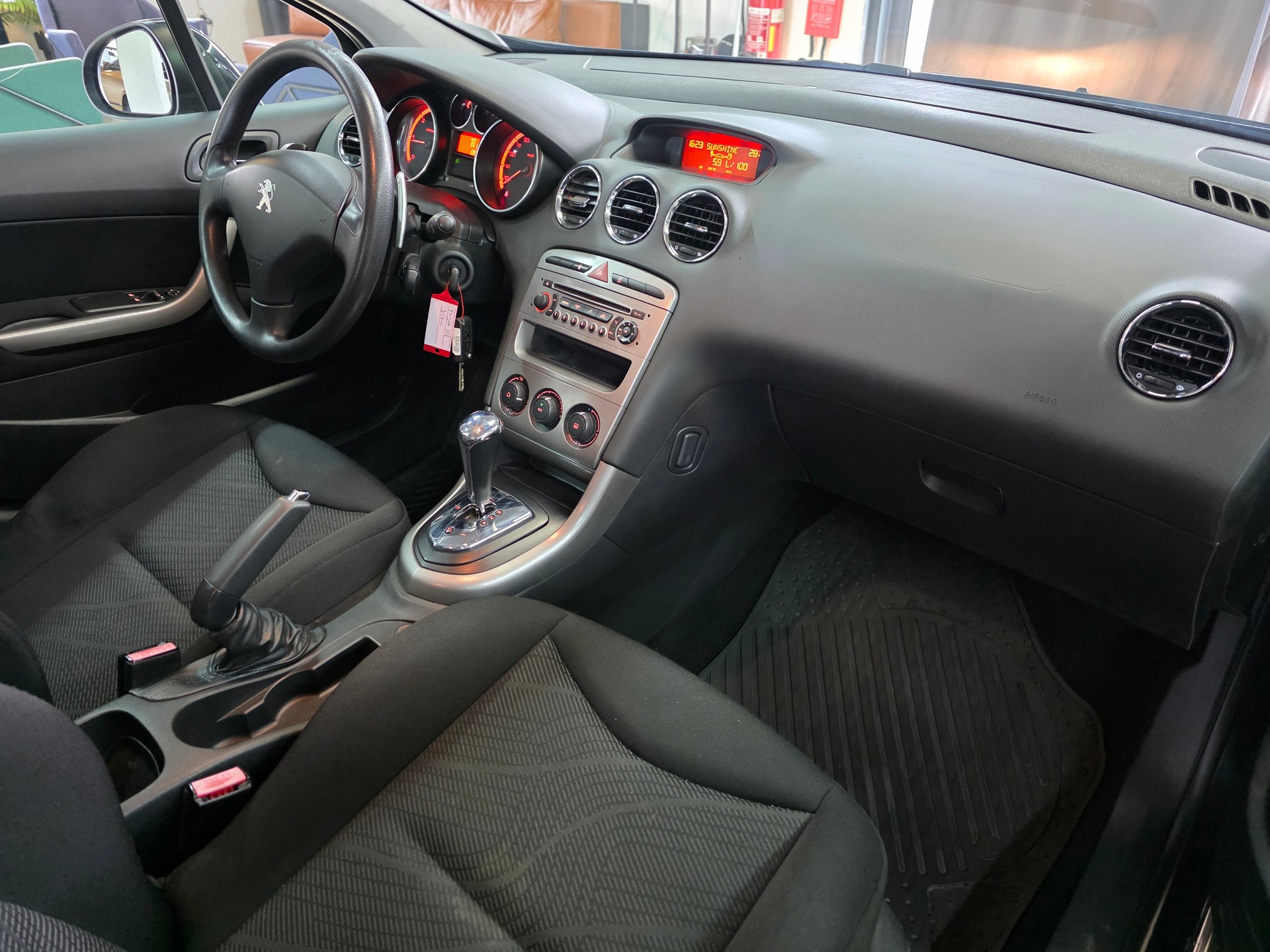 PEUGEOT 308 SW 1.6 HDI Access EGS6-image-8