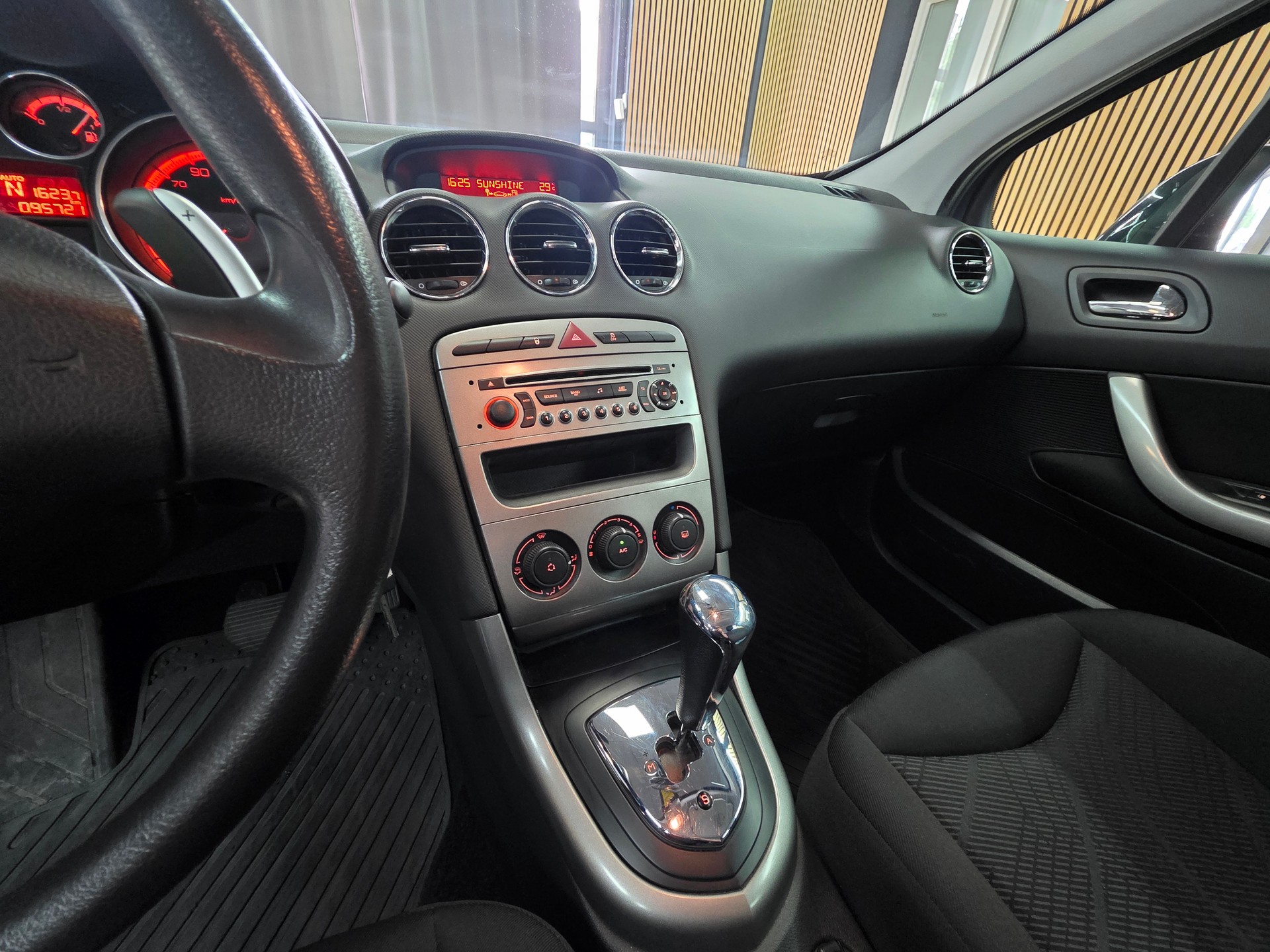 PEUGEOT 308 SW 1.6 HDI Access EGS6-image-12