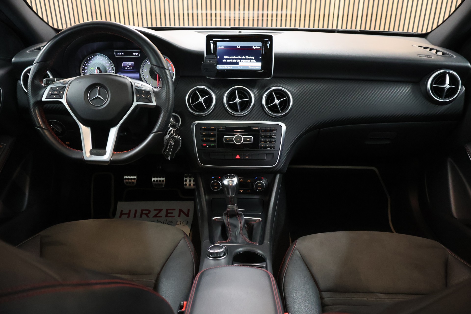 MERCEDES-BENZ A 200 AMG Line-image-15