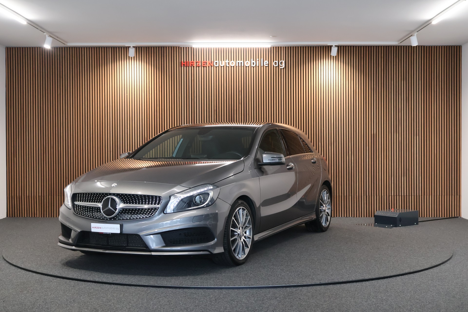 MERCEDES-BENZ A 200 AMG Line