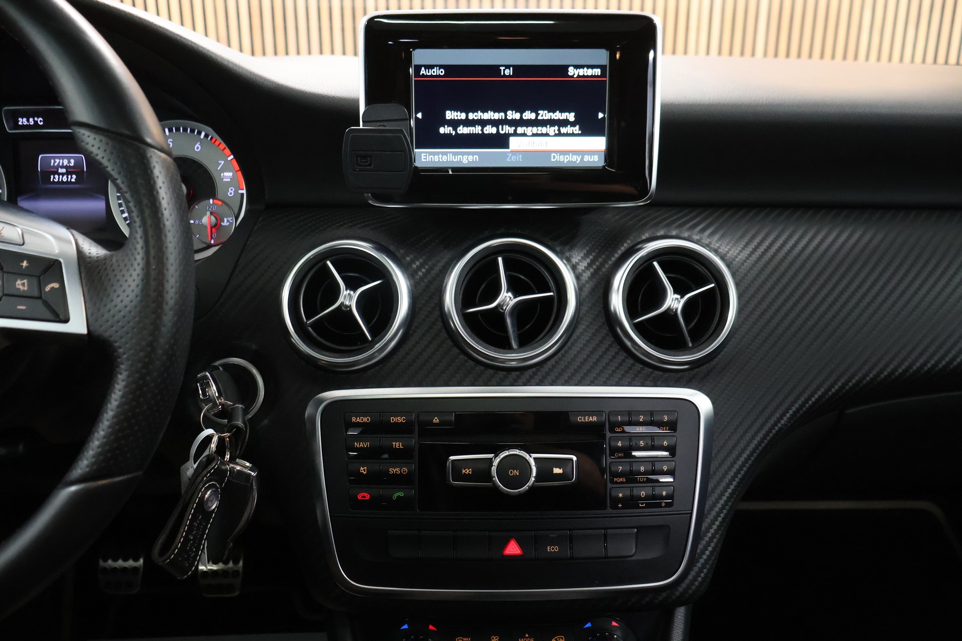 MERCEDES-BENZ A 200 AMG Line-image-19