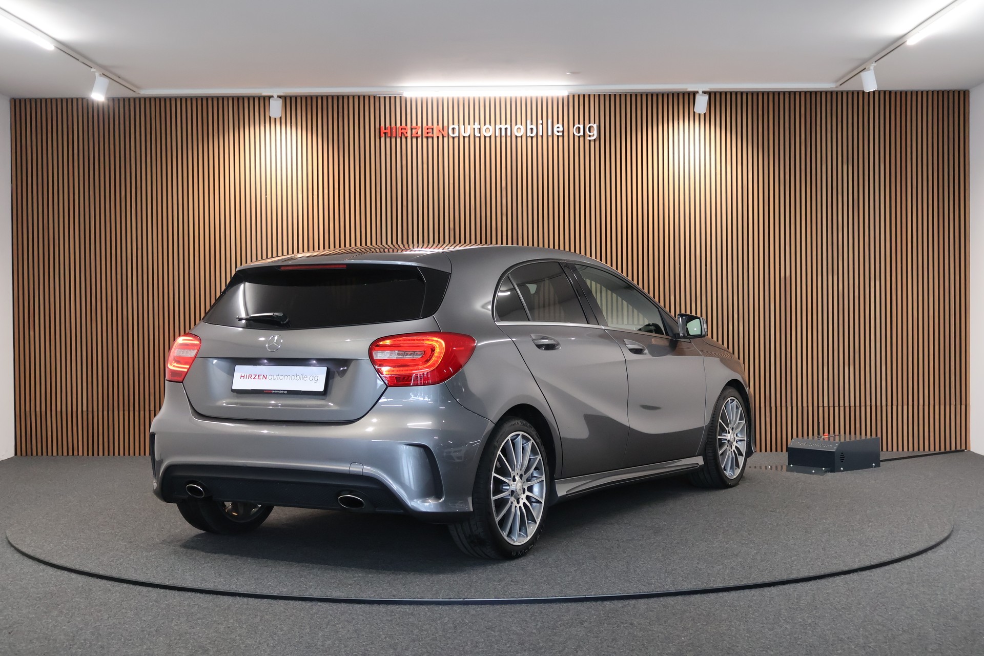 MERCEDES-BENZ A 200 AMG Line-image-4