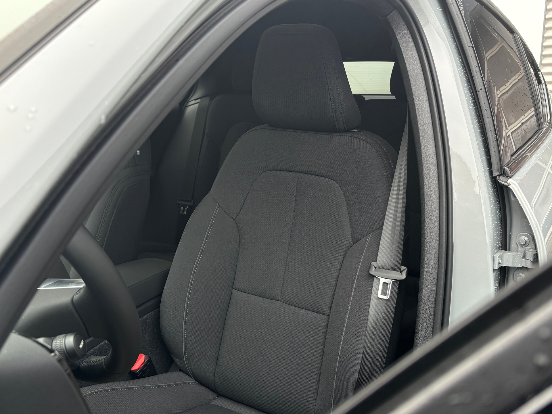 VOLVO C40 E60 Core-showroom-element-2