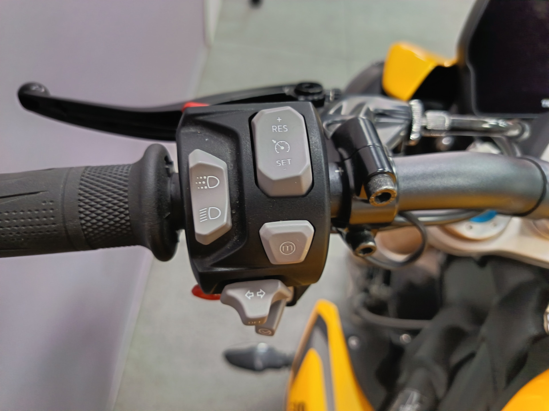 TRIUMPH Speed Triple 1200 RS - LEASING à 229 CHF-image-4