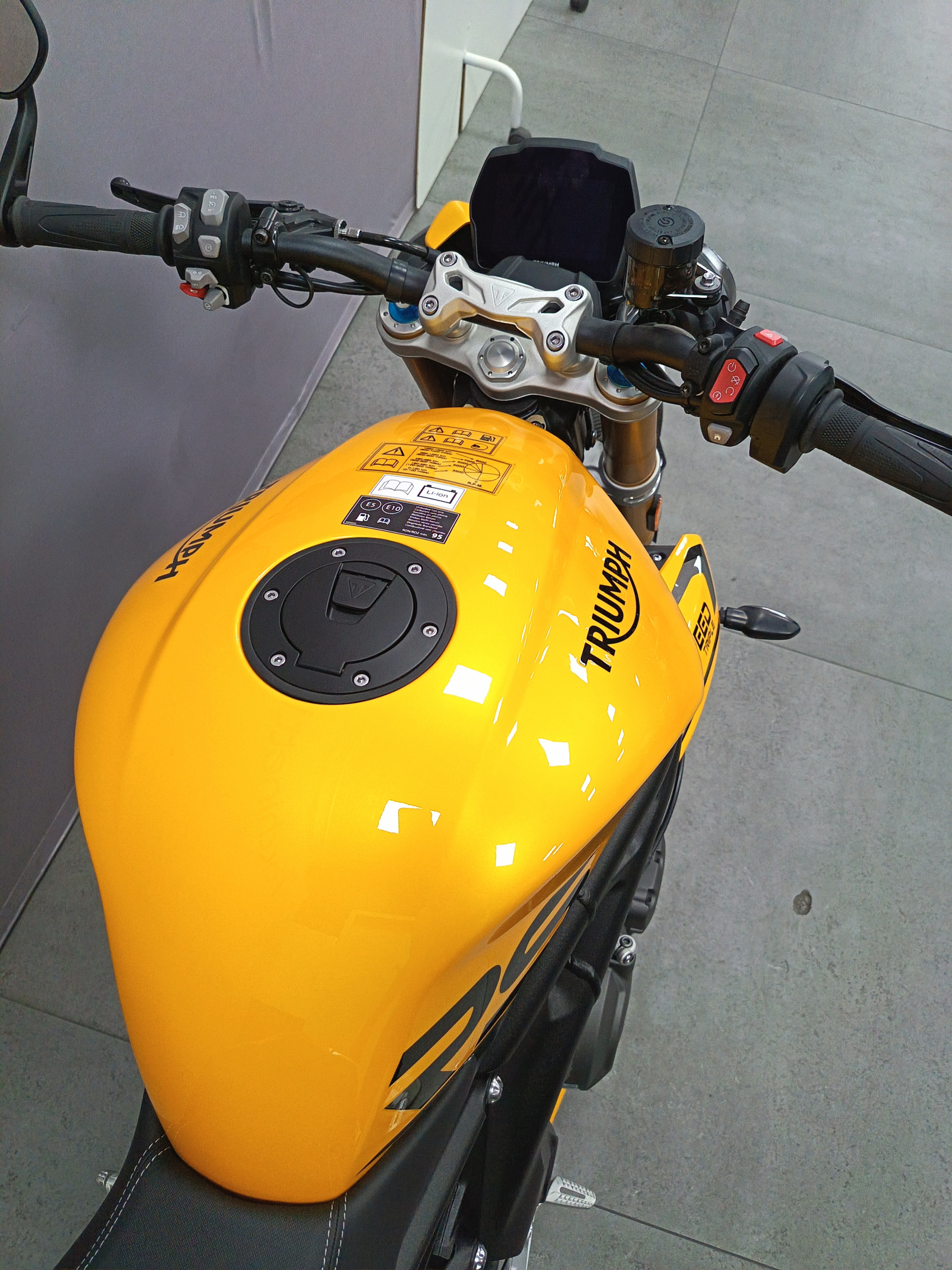 TRIUMPH Speed Triple 1200 RS - LEASING à 229 CHF-image-6