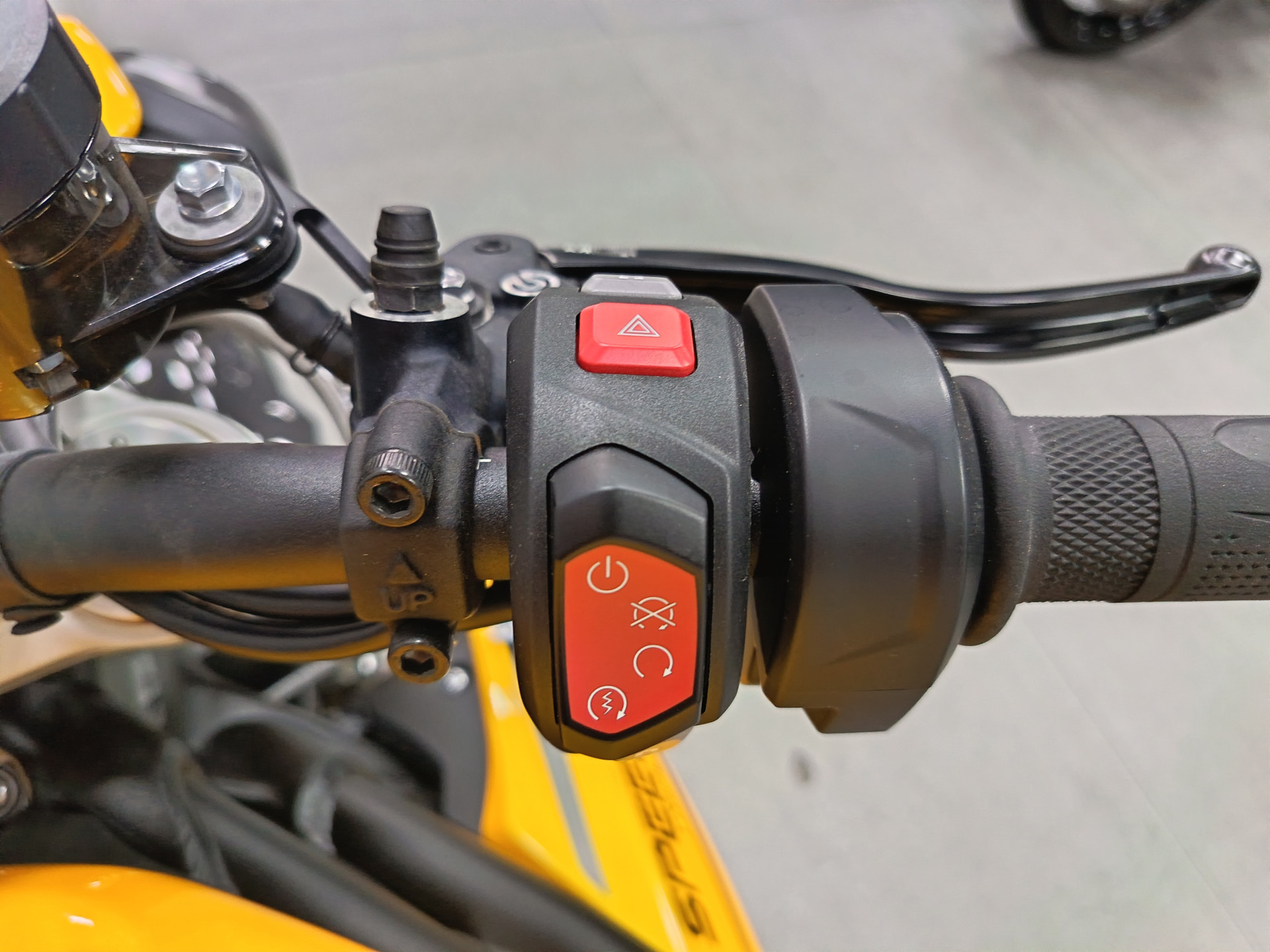 TRIUMPH Speed Triple 1200 RS - LEASING à 229 CHF-image-5
