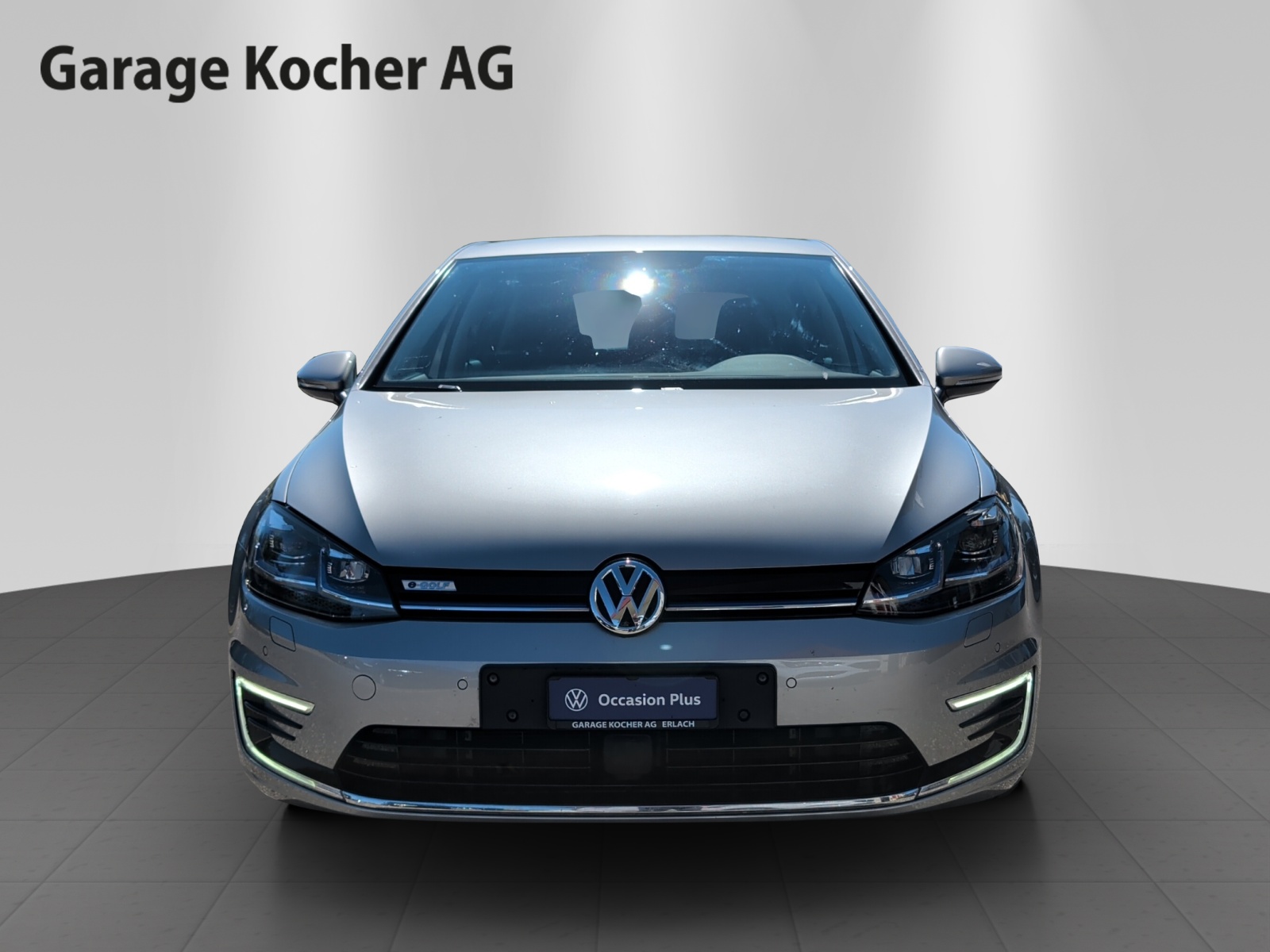 VW e-Golf-showroom-element-1