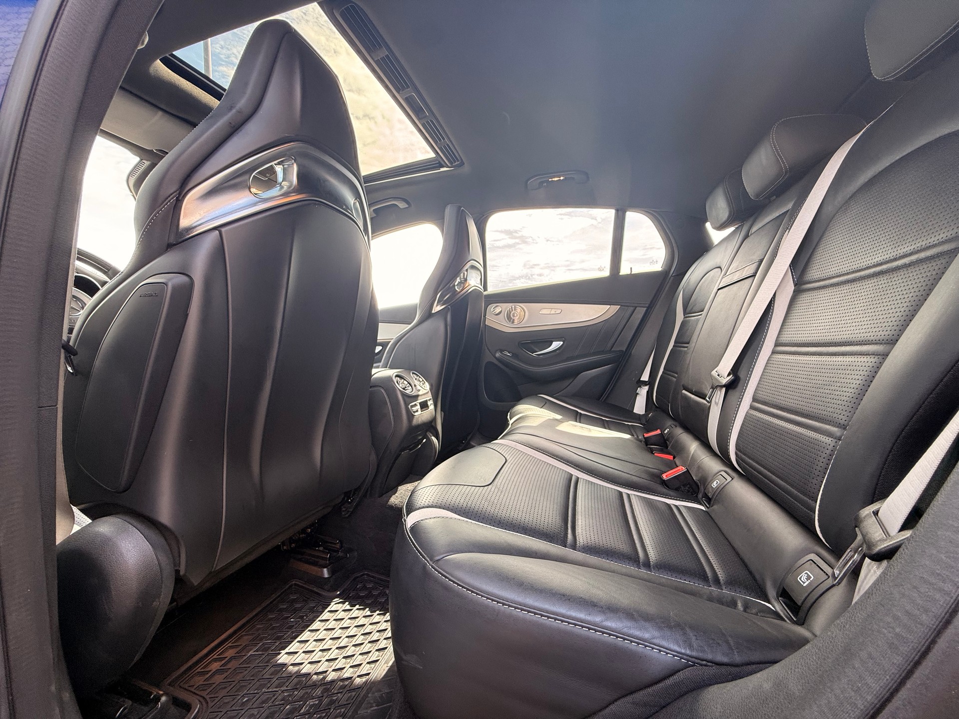 MERCEDES-BENZ GLC Coupé 63 S AMG 4Matic 9G-Tronic-image-7