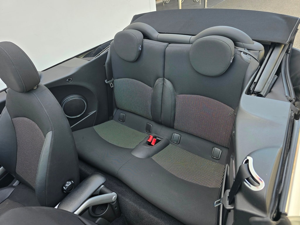 MINI Cabrio R57 1.6i One-image-17