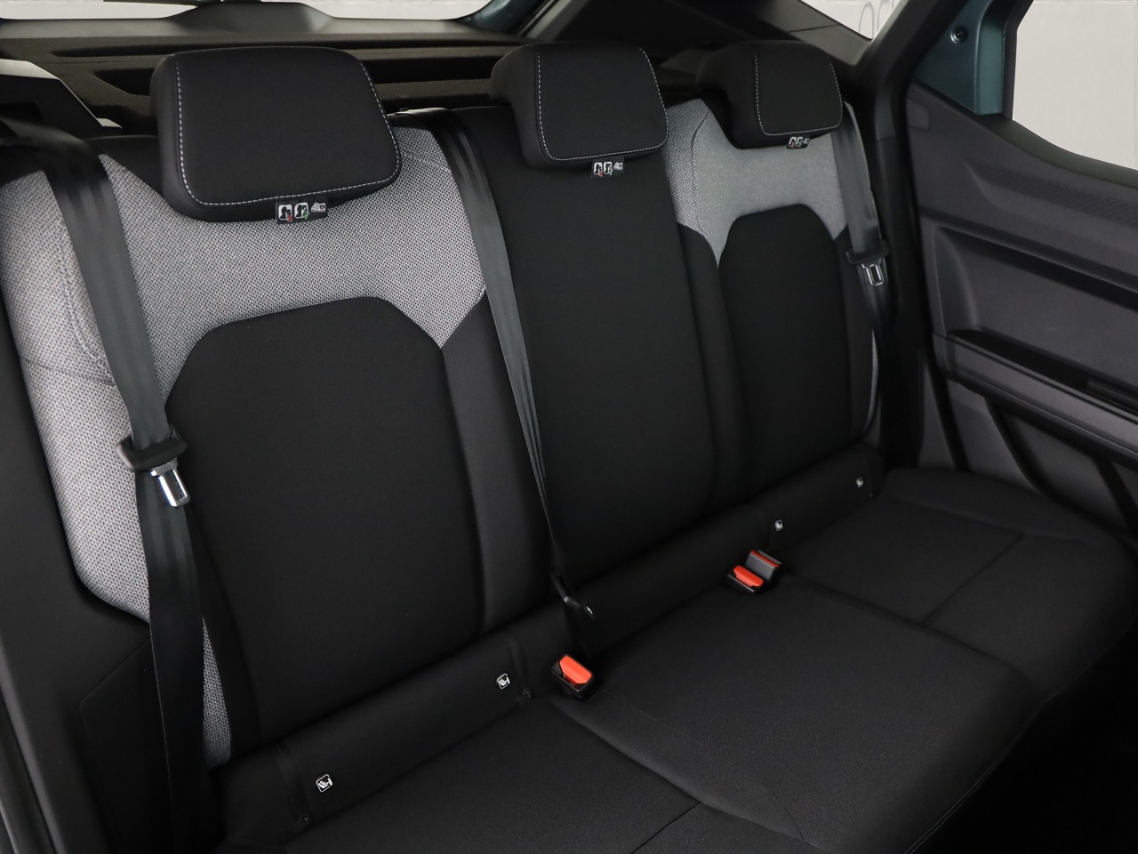 DACIA Duster 1.8 Hybrid Journey-image-7