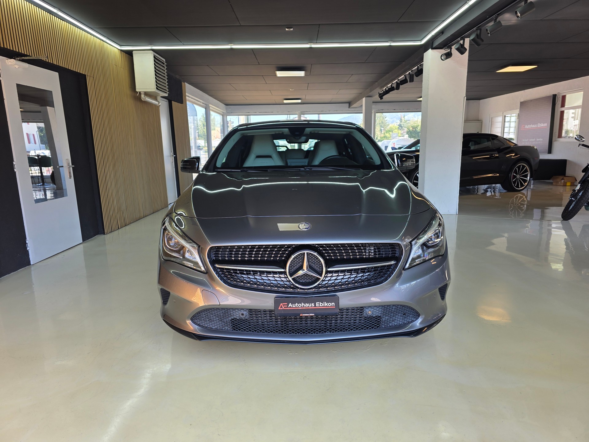 MERCEDES-BENZ CLA Shooting Brake 250 Urban 4Matic 7G-DCT-showroom-element-1