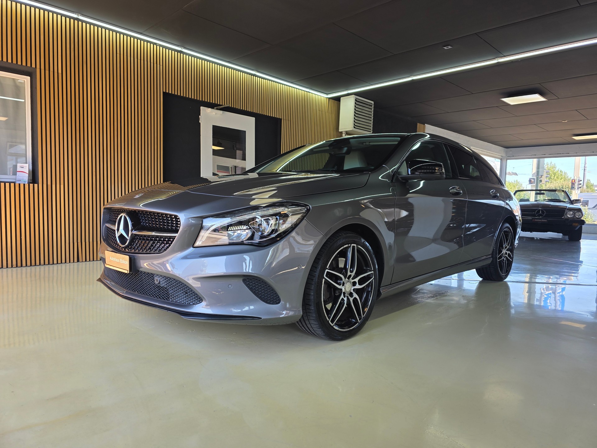 MERCEDES-BENZ CLA Shooting Brake 250 Urban 4Matic 7G-DCT-showroom-element-2