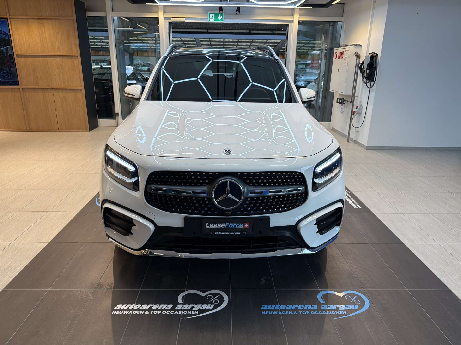 MERCEDES-BENZ GLB 250 4Matic AMG-Line G-Tronic Automat-image-10