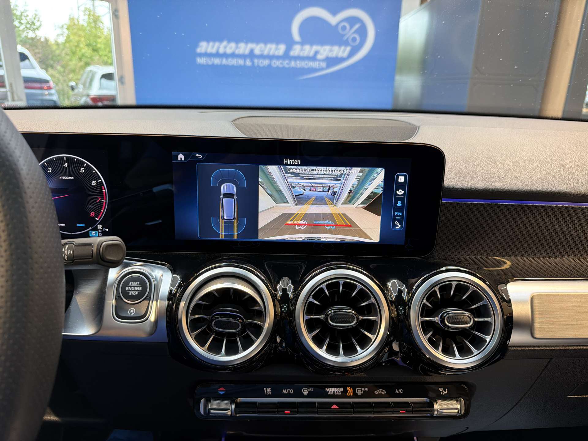 MERCEDES-BENZ GLB 250 4Matic AMG-Line G-Tronic Automat-image-9