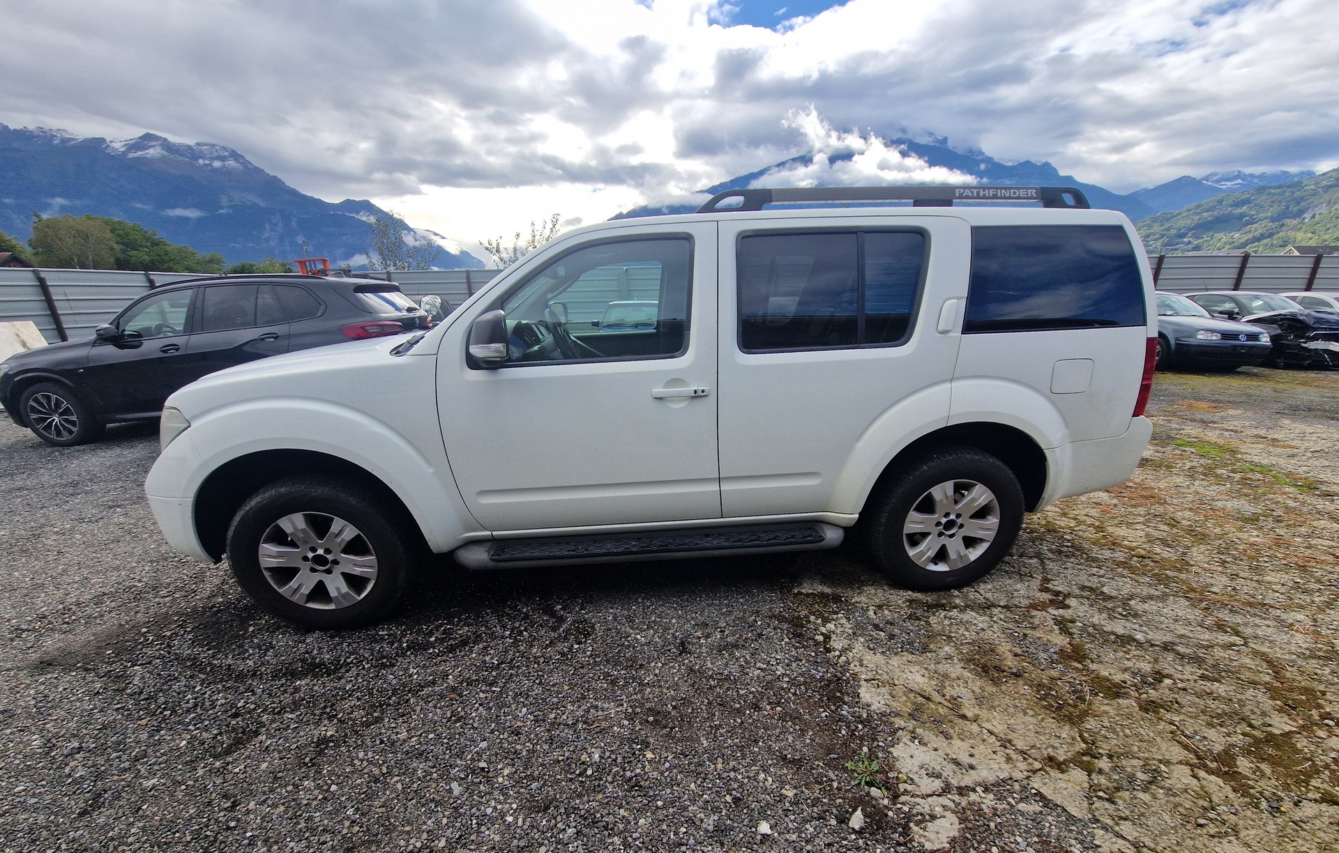NISSAN Pathfinder 2.5 dCi Platinum Automatic-showroom-element-3