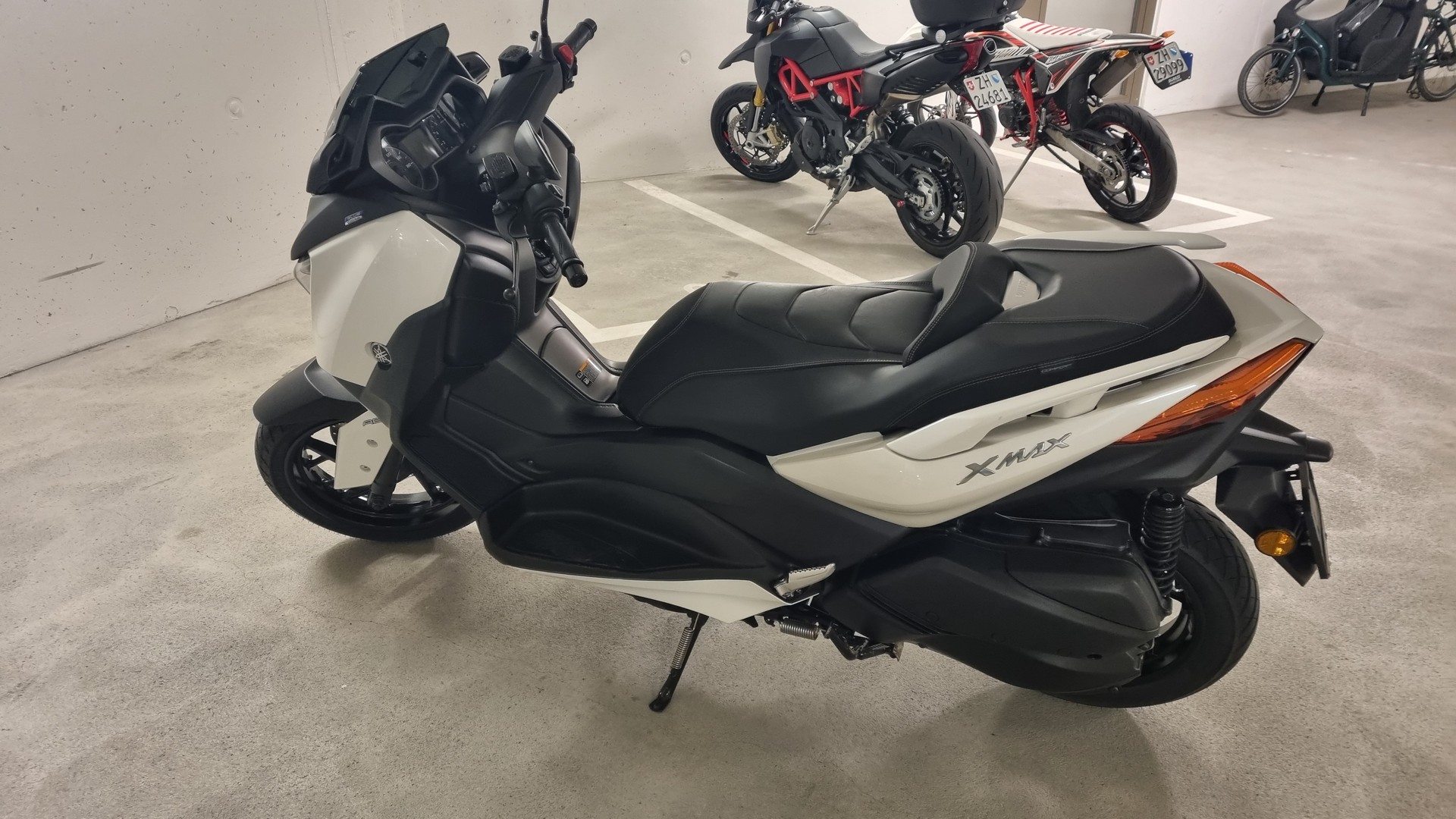YAMAHA X-Max CZD 300 ABS-image-6