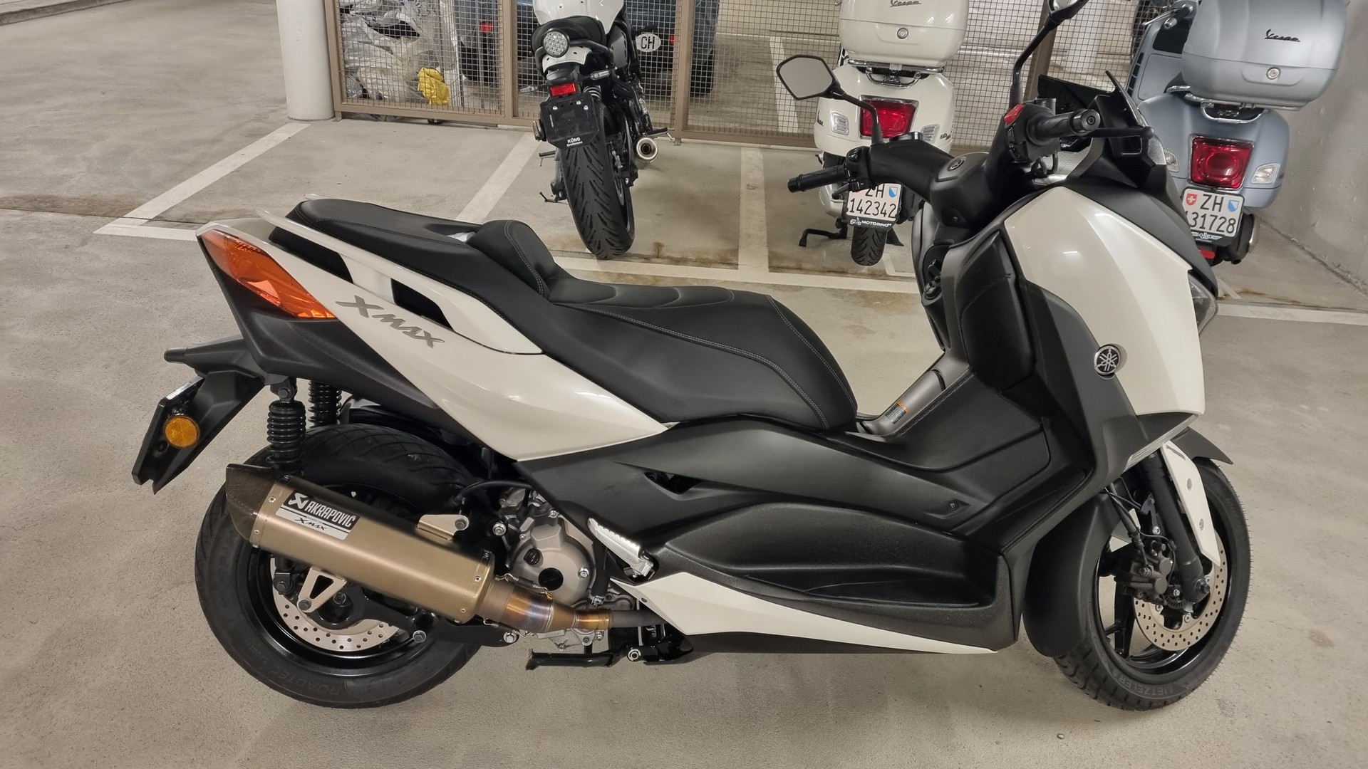 YAMAHA X-Max CZD 300 ABS-image-2