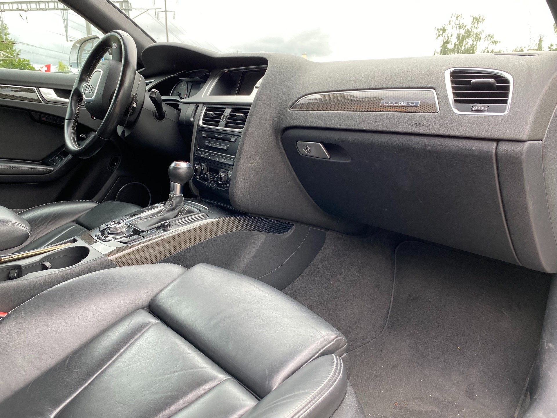 AUDI S4 3.0 TFSI quattro S-tronic-image-9