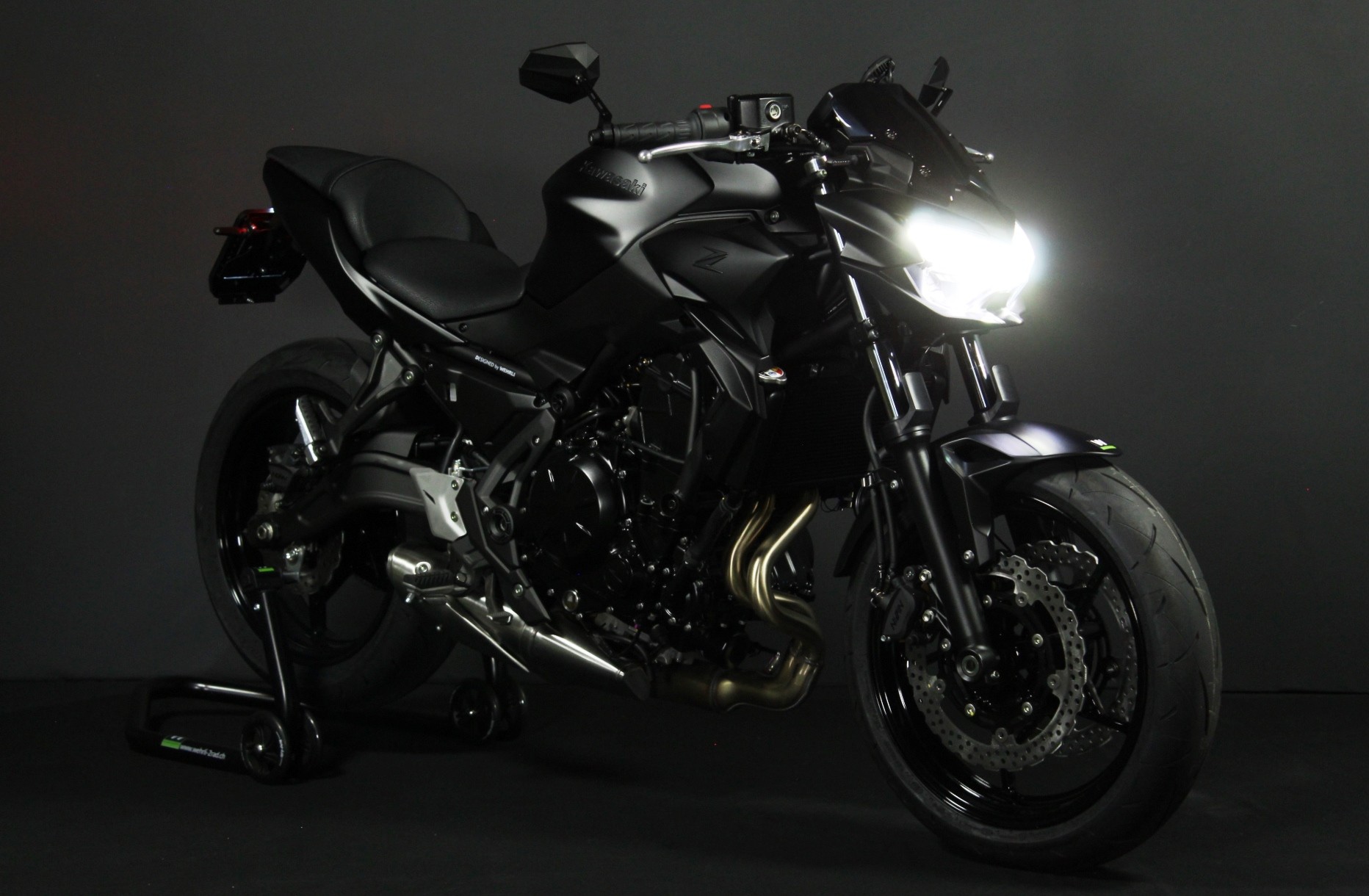 KAWASAKI Z 650 (50/35 KW) *Flat Black Edition* Level 2-image-1