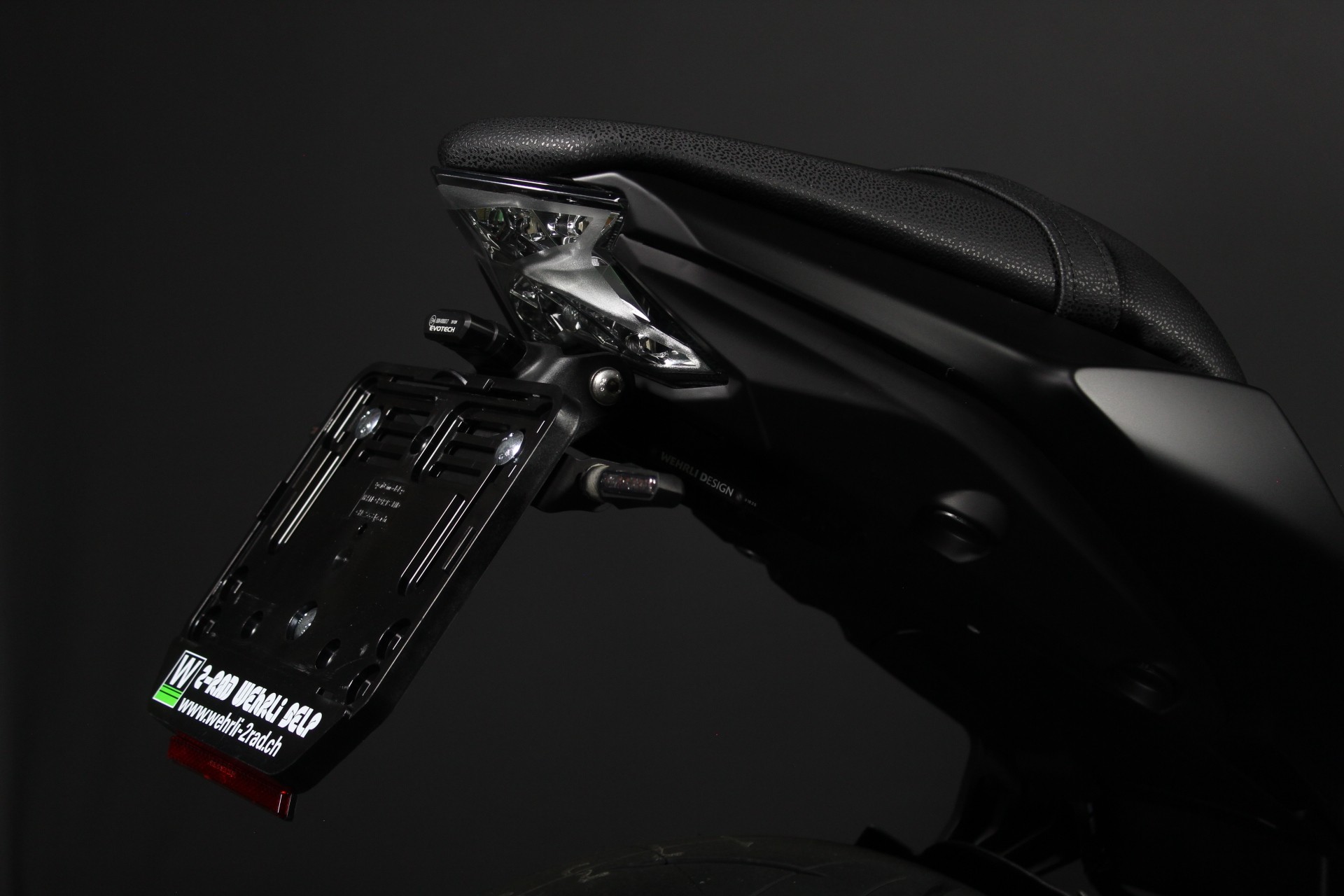 KAWASAKI Z 650 (50/35 KW) *Flat Black Edition* Level 2-image-6