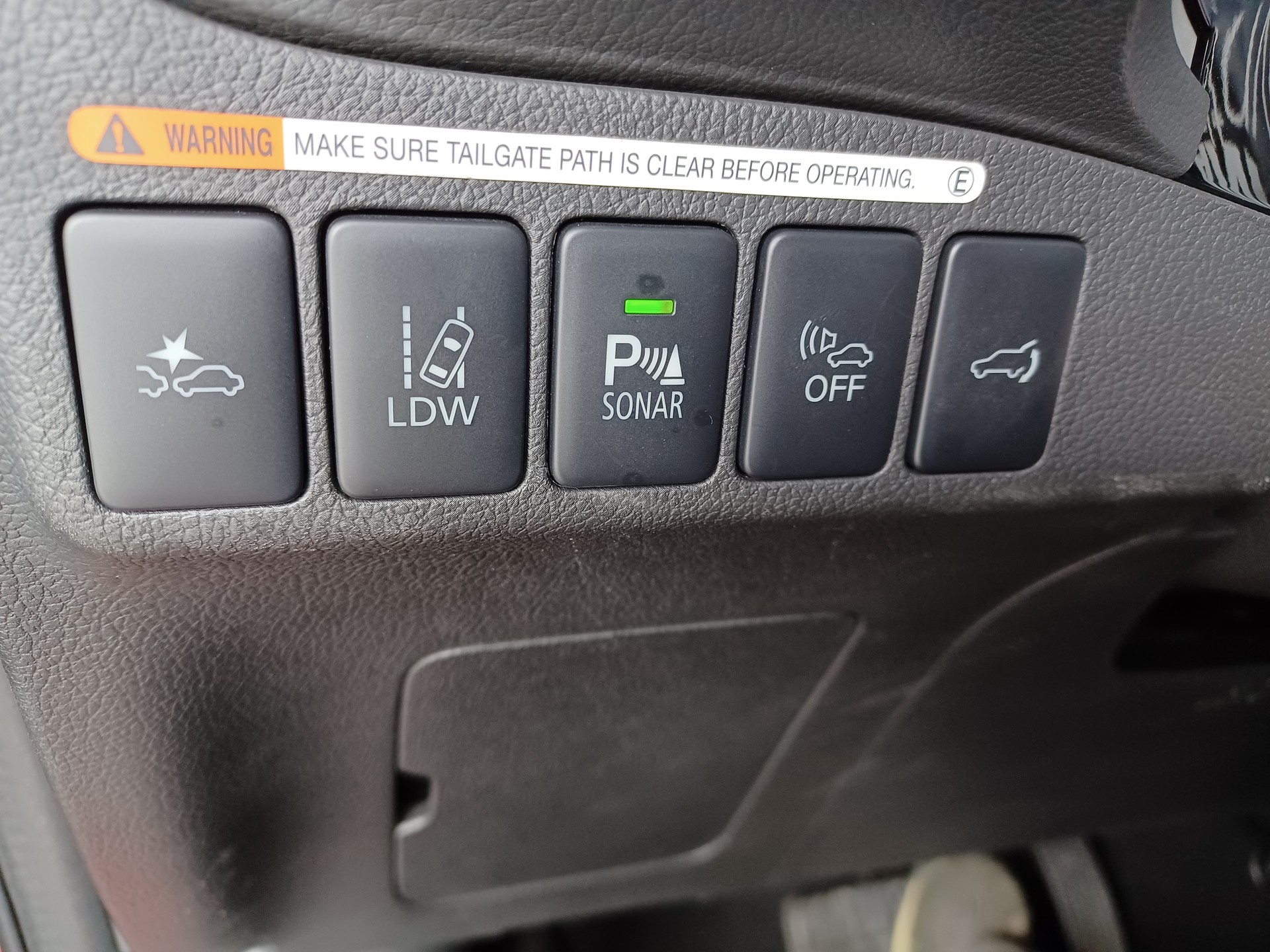 MITSUBISHI Outlander 2.0 PHEV Diamond 4WD Automatic-image-14