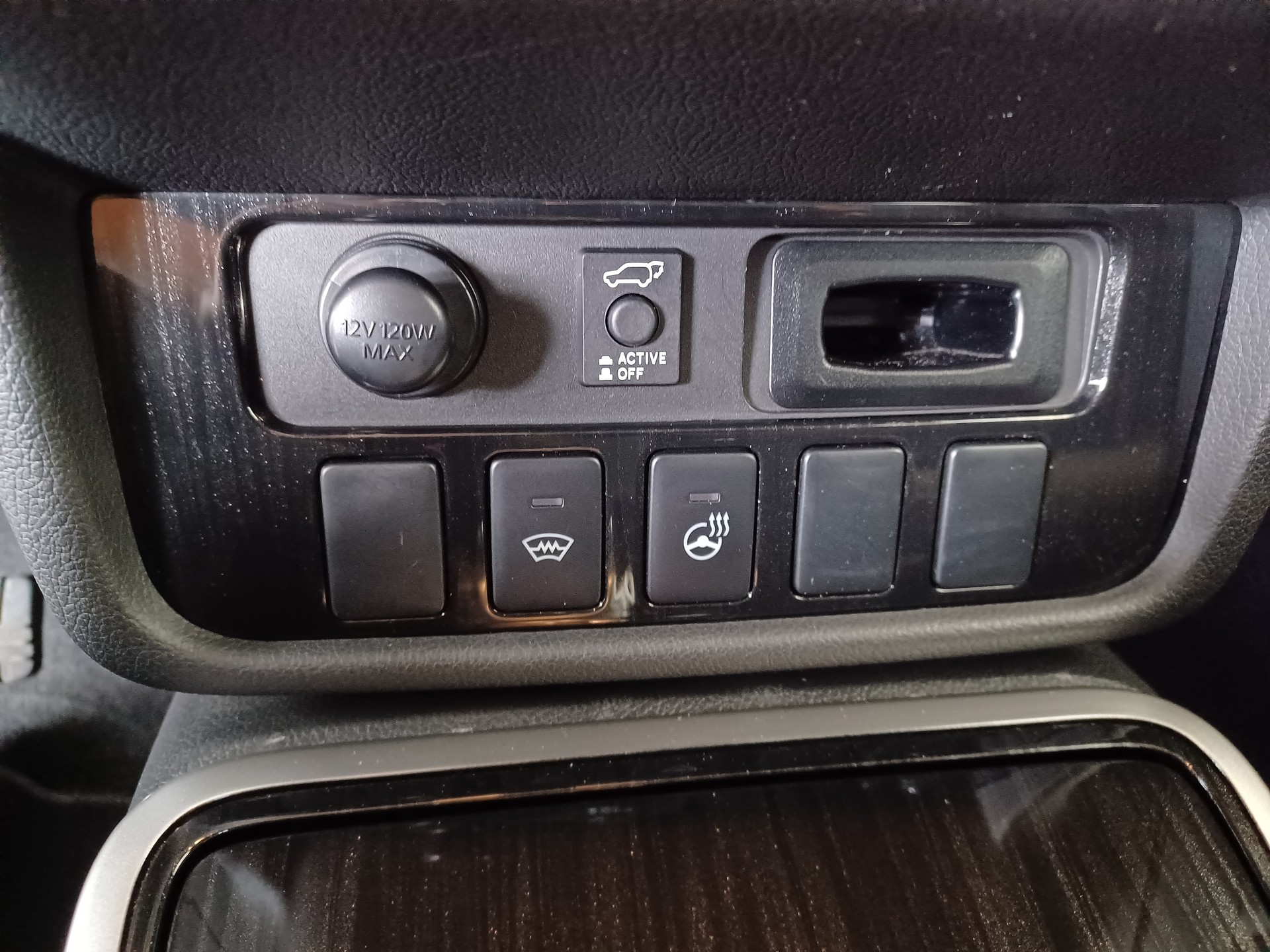 MITSUBISHI Outlander 2.0 PHEV Diamond 4WD Automatic-image-11