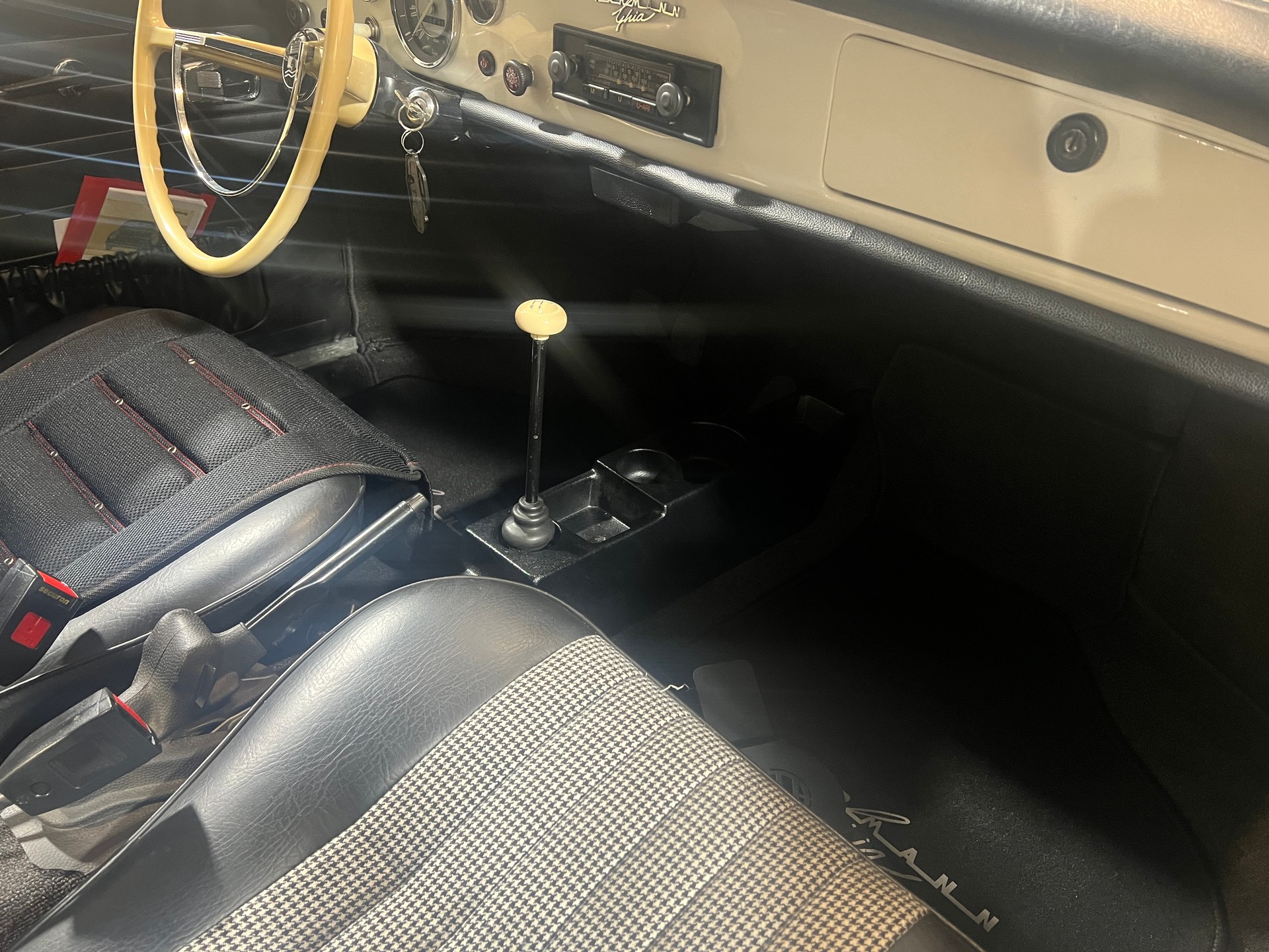 VW KARMANN-GHIA-image-3