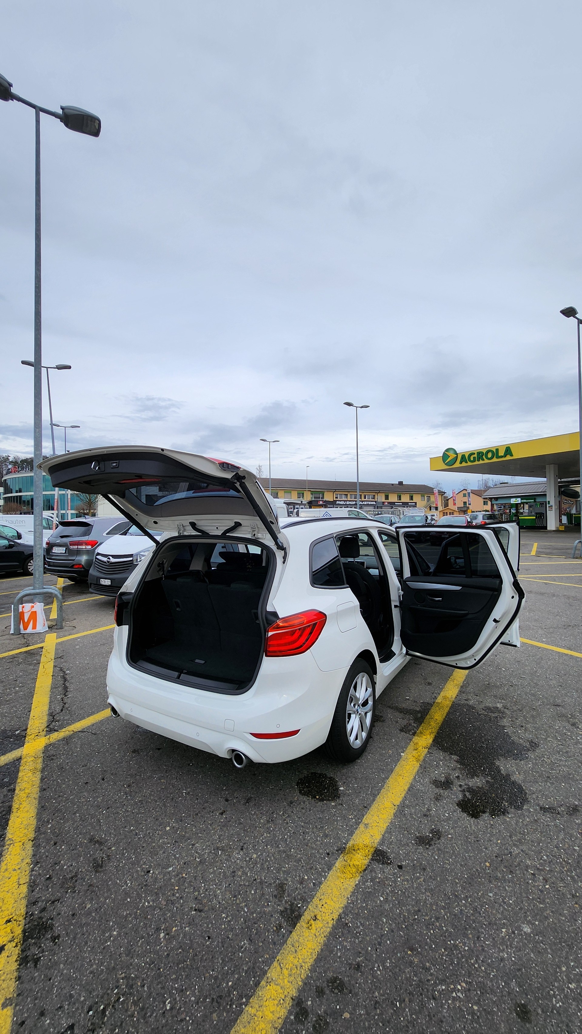 BMW 218d xDrive Gran Tourer Steptronic-image-1