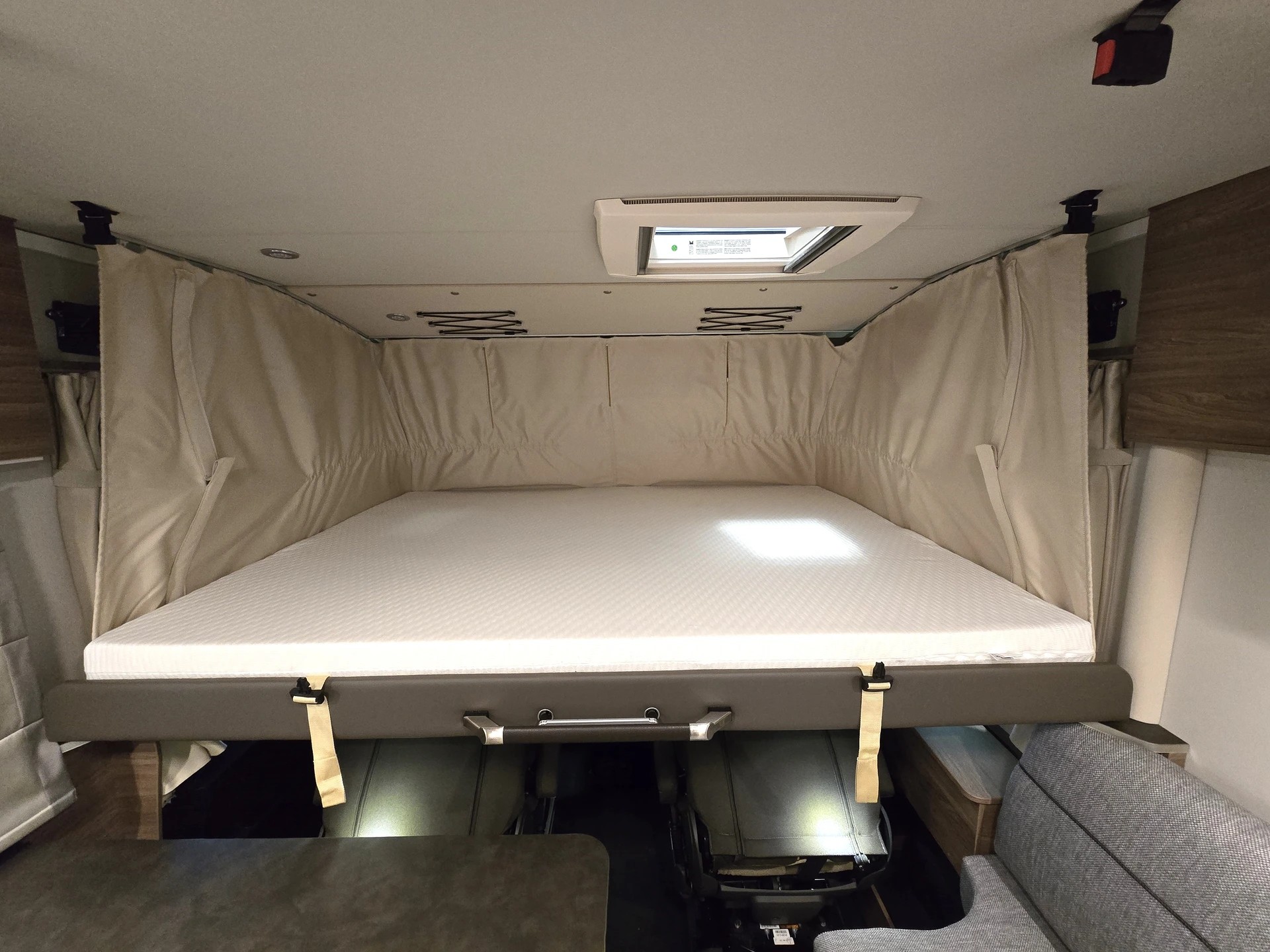 KNAUS Live I 700 MEG-image-9