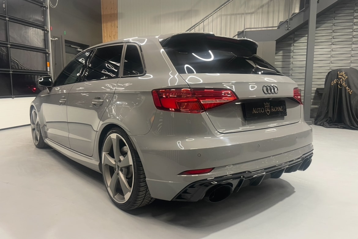 AUDI RS3 Sportback 2.5 TSI quattro S-tronic-image-4