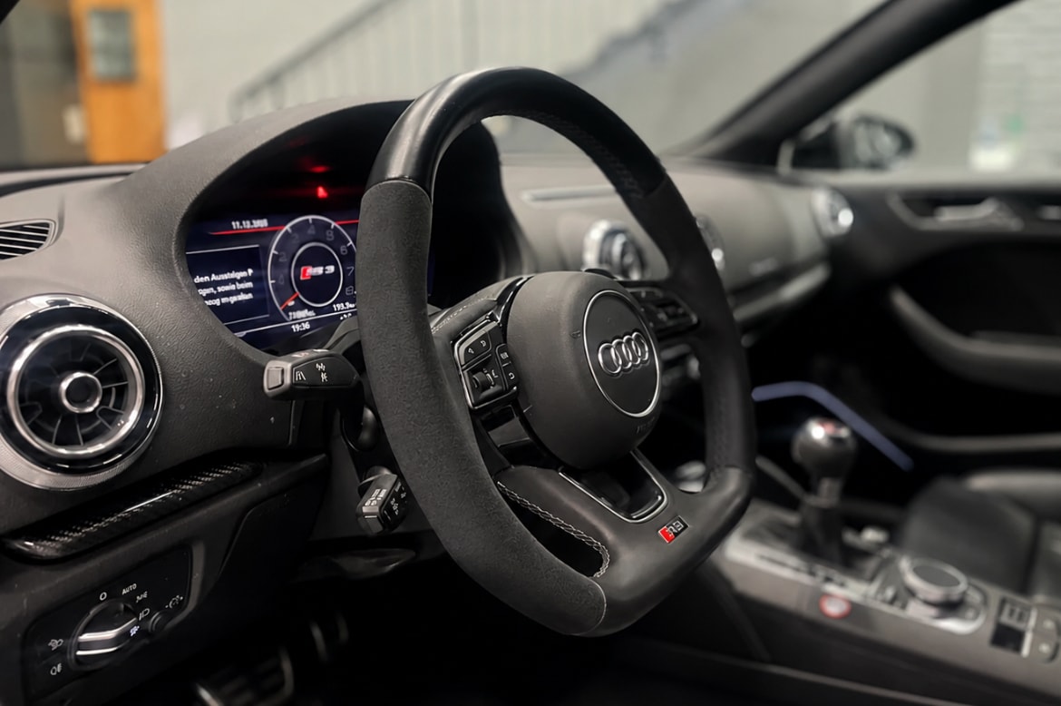 AUDI RS3 Sportback 2.5 TSI quattro S-tronic-image-14