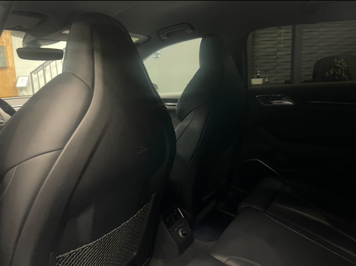 AUDI RS3 Sportback 2.5 TSI quattro S-tronic-image-17