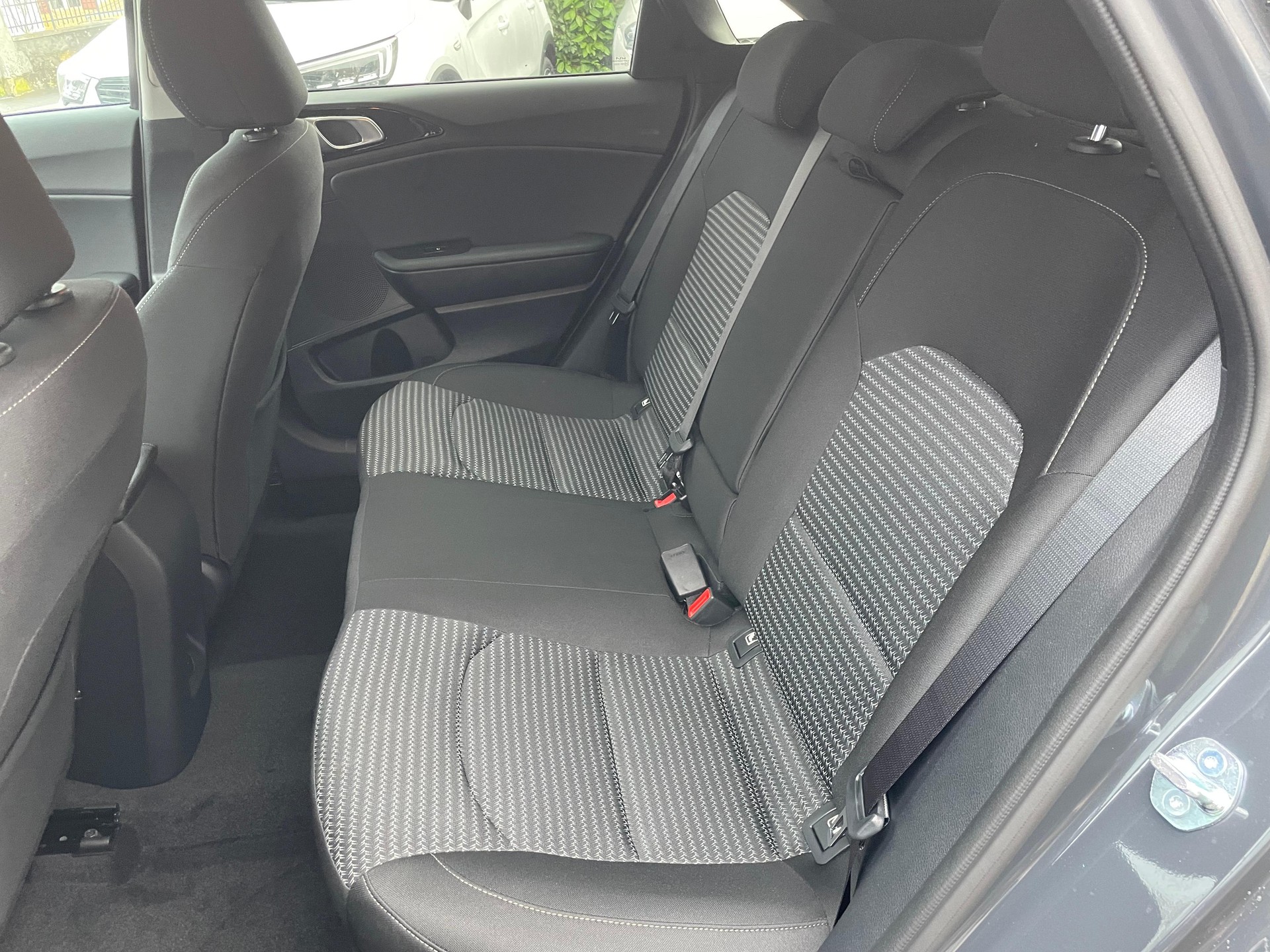 KIA Ceed 1.5 T-GDi Power-image-11