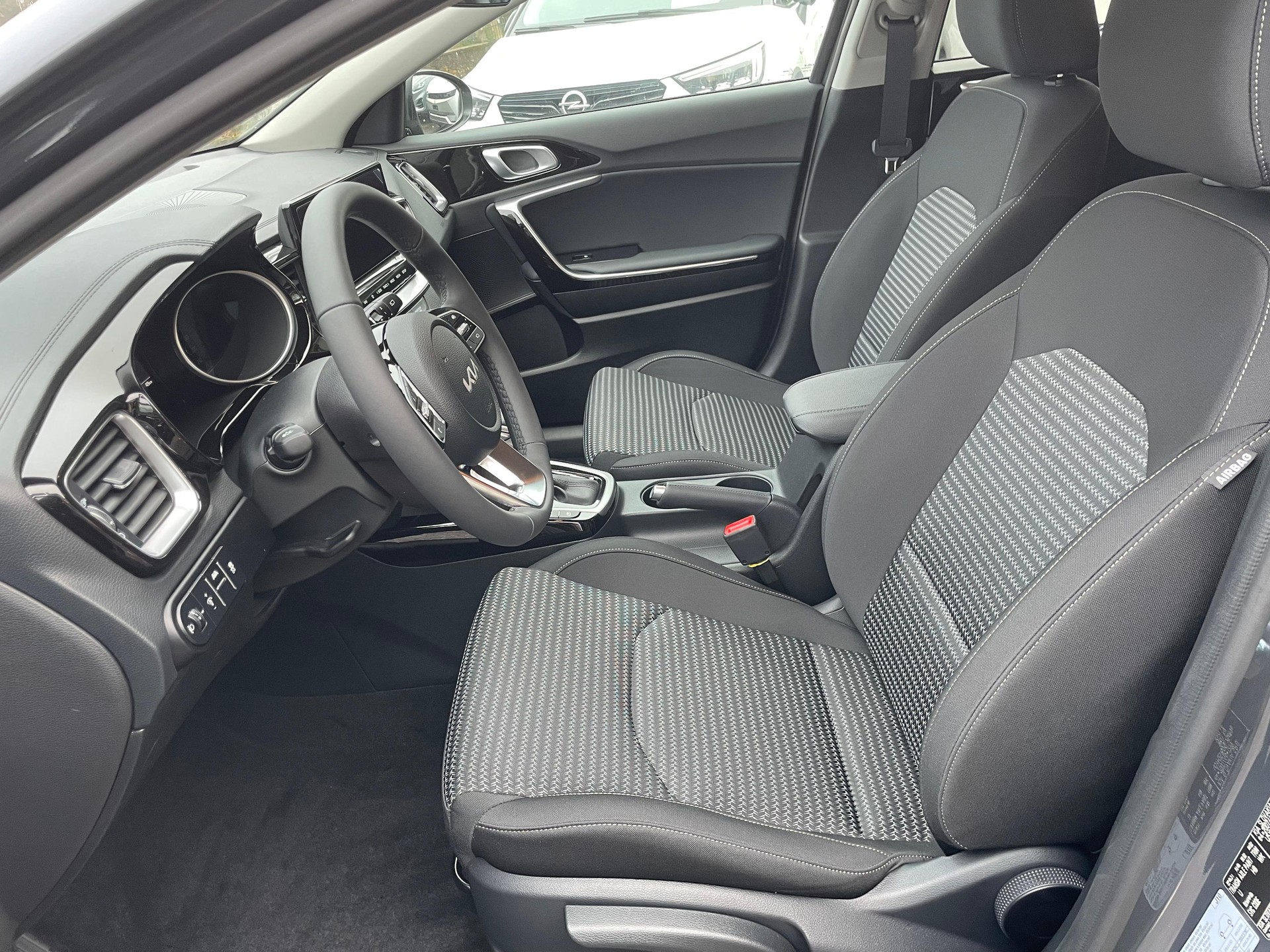 KIA Ceed 1.5 T-GDi Power-image-10