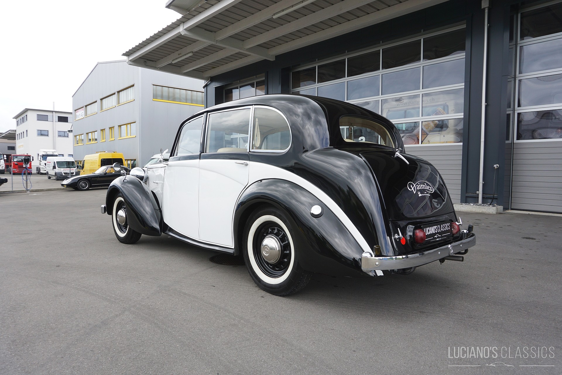 DAIMLER DB 18 Saloon-image-2