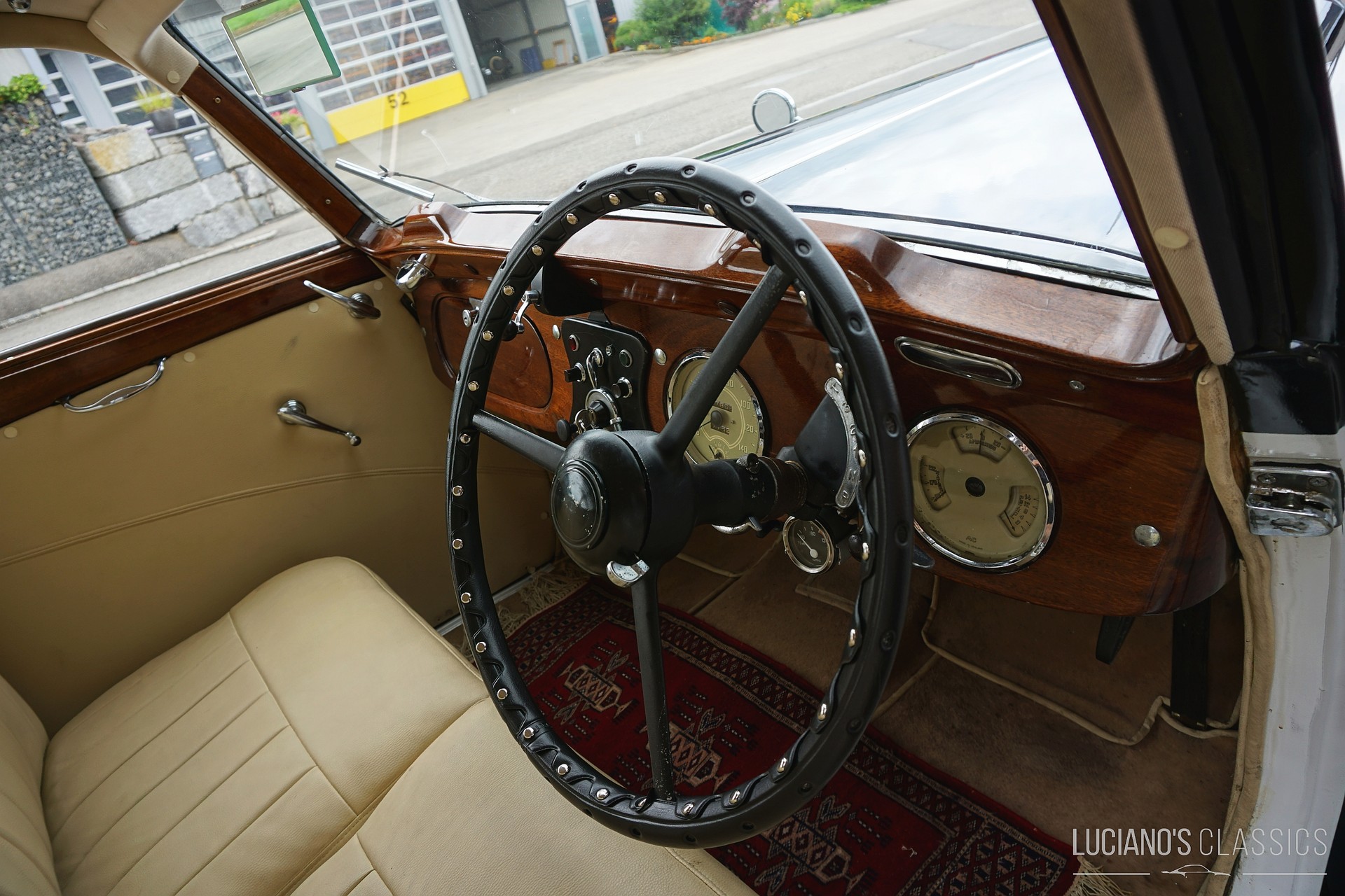 DAIMLER DB 18 Saloon-image-12