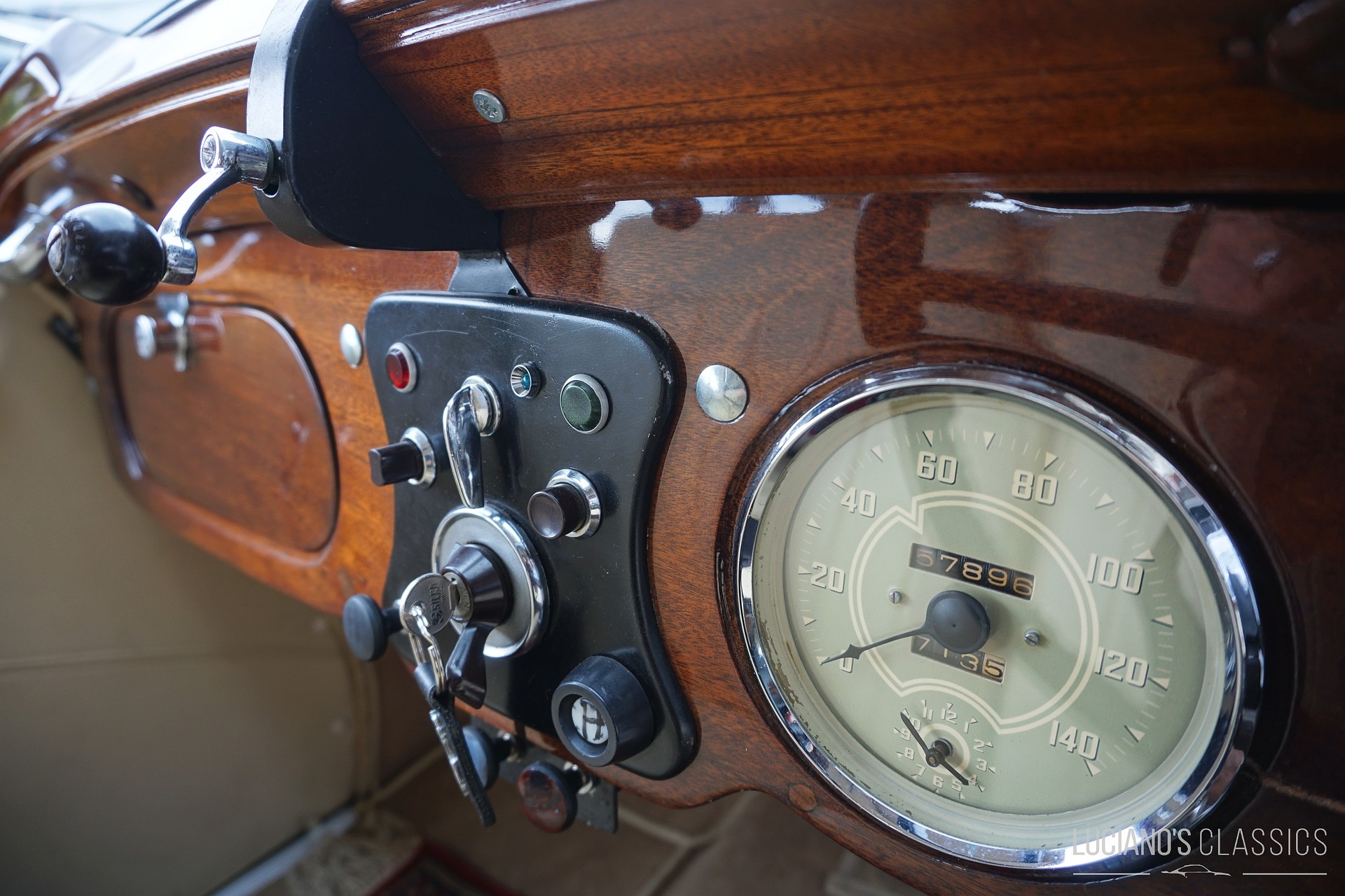 DAIMLER DB 18 Saloon-image-11