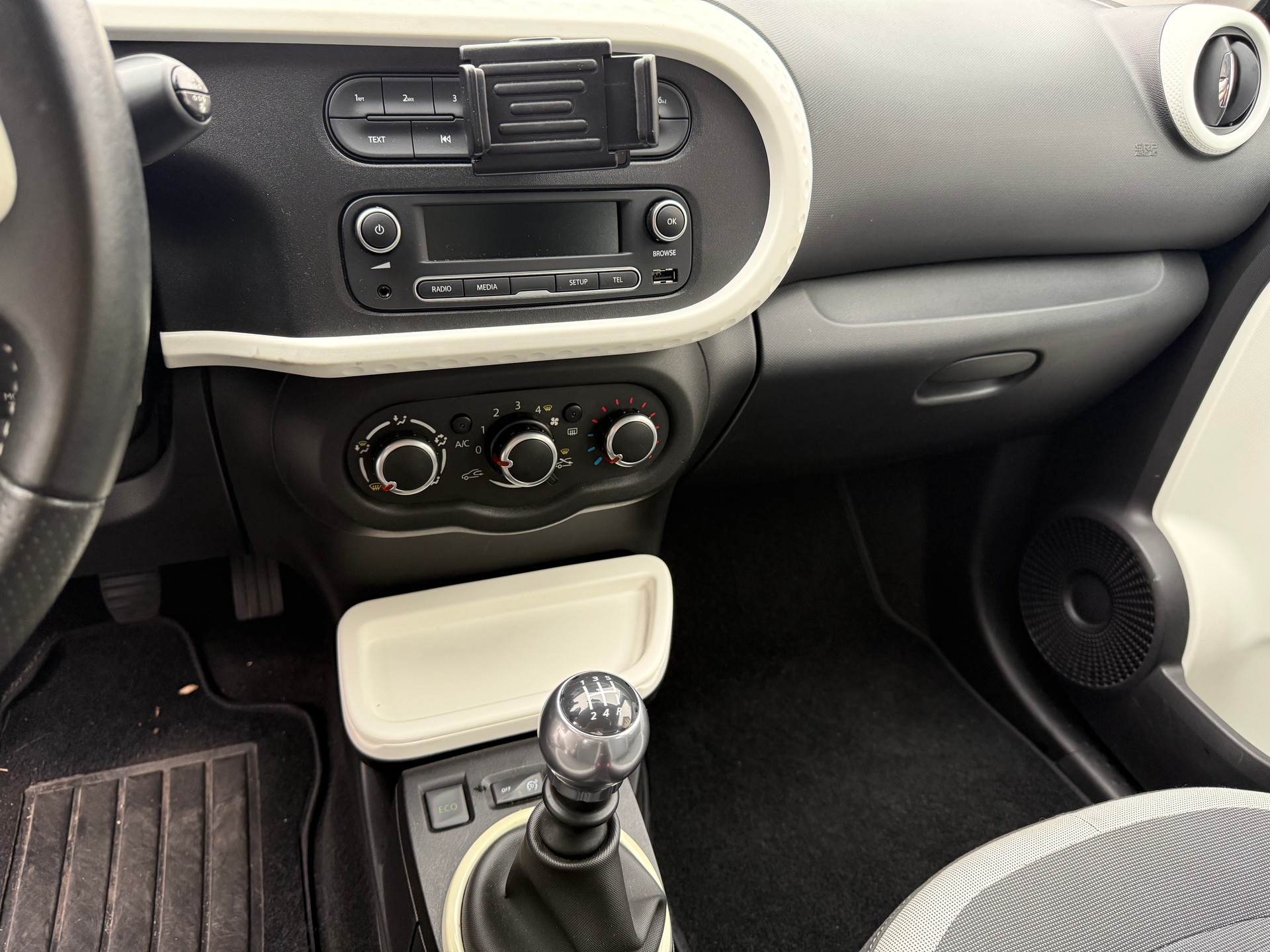 RENAULT Twingo 0.9 Intens-image-11