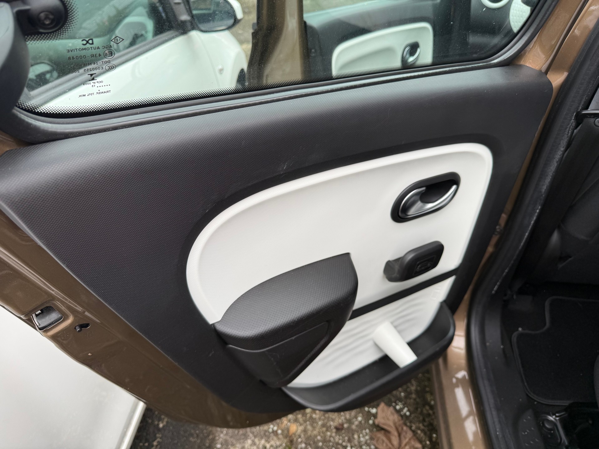 RENAULT Twingo 0.9 Intens-image-7