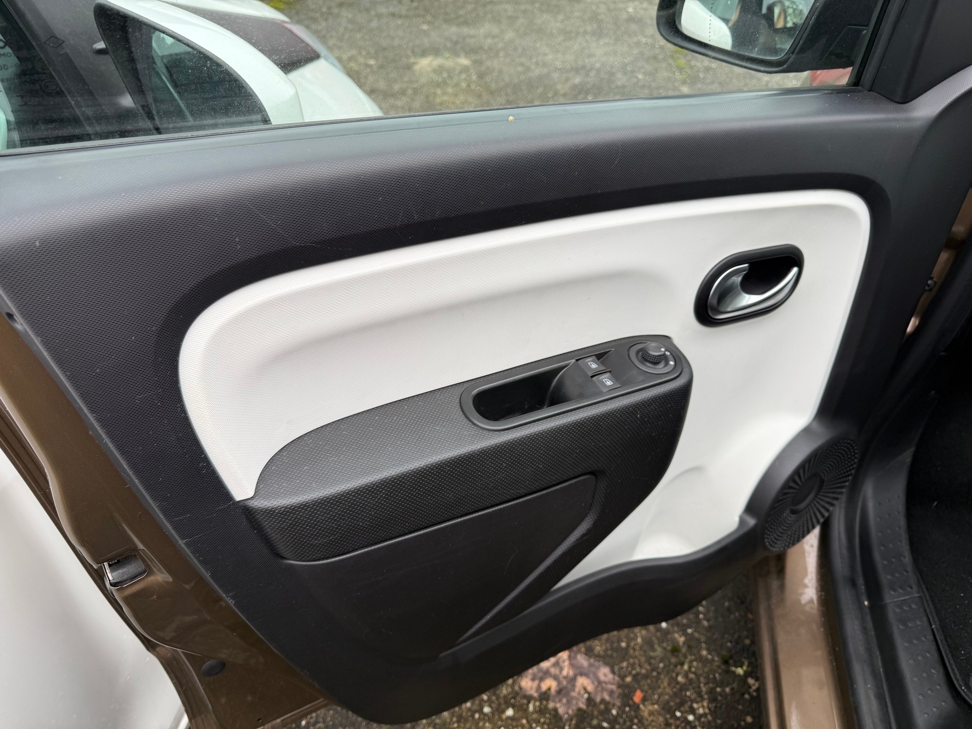 RENAULT Twingo 0.9 Intens-image-8