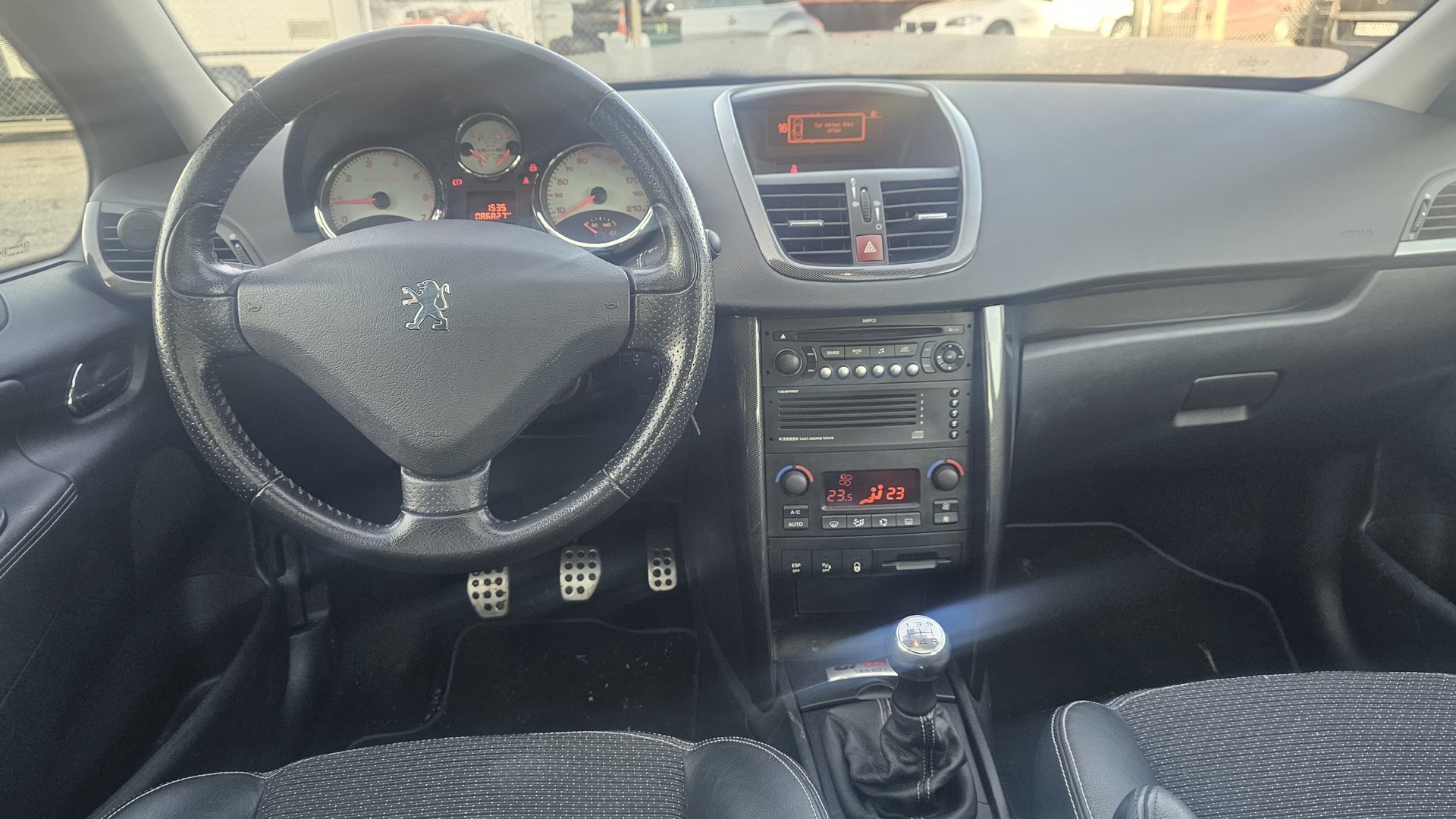 PEUGEOT 207 1.6 16V Turbo GT 150-image-5