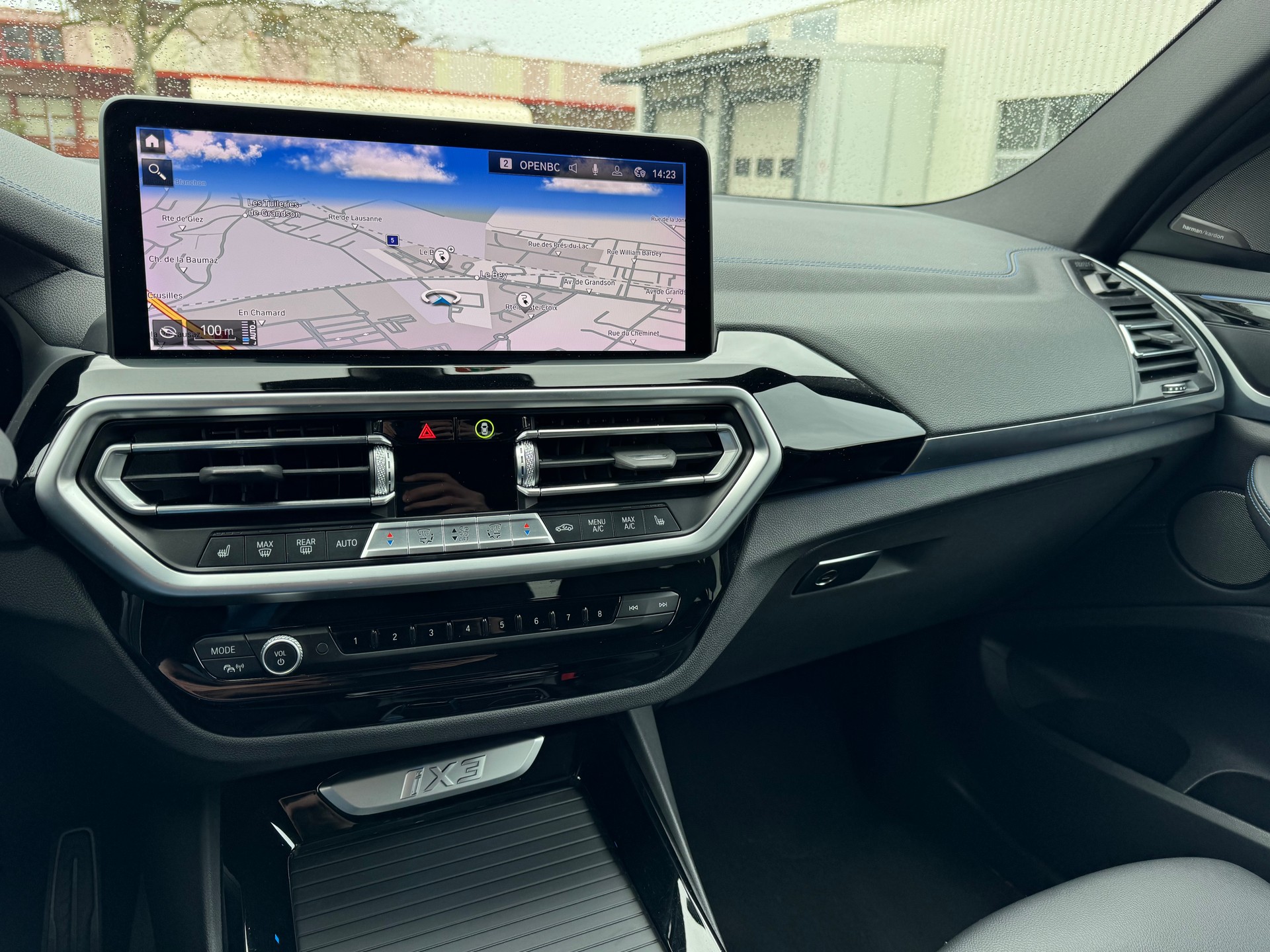BMW iX3 Impressive-image-11