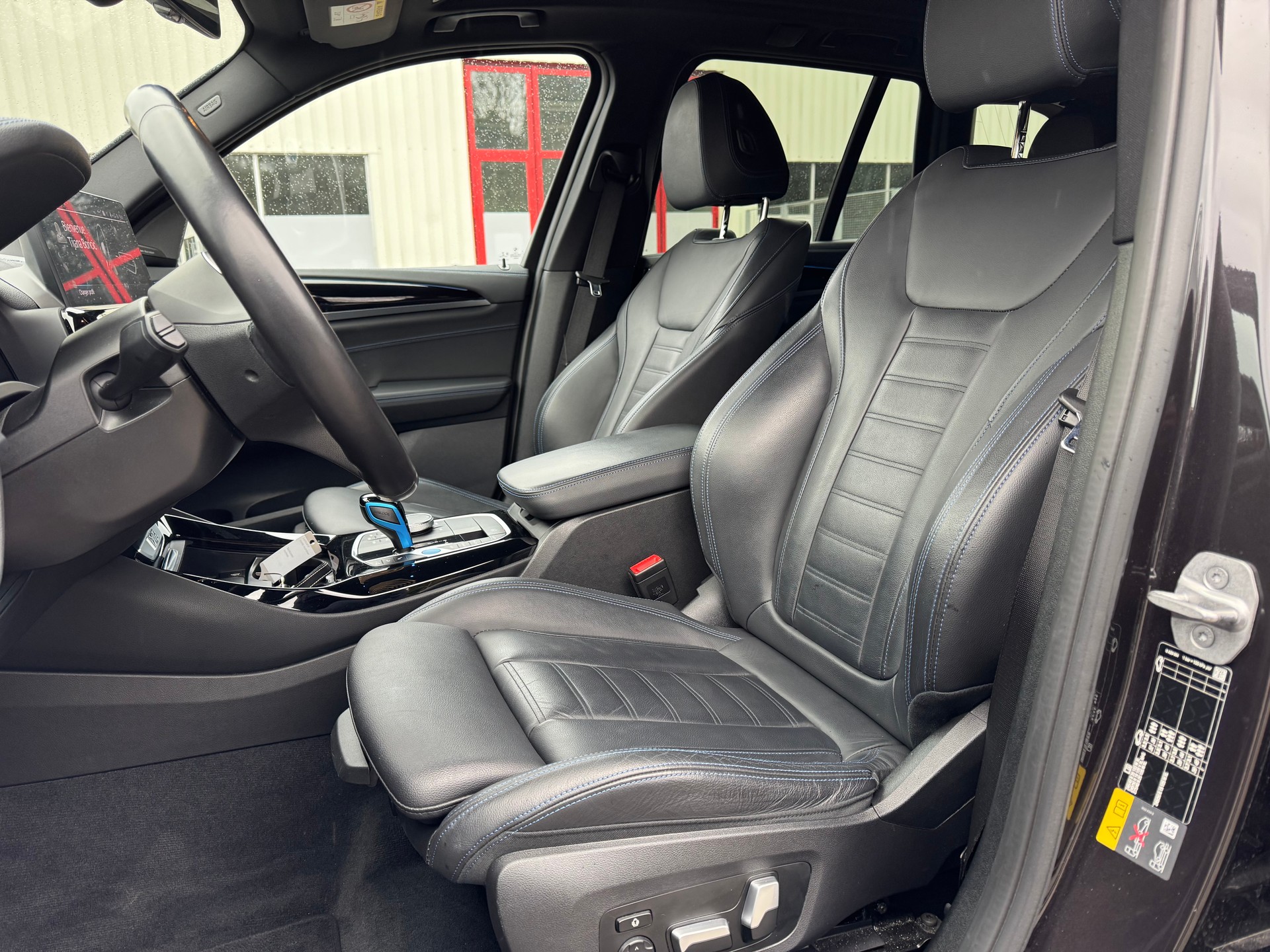 BMW iX3 Impressive-image-7