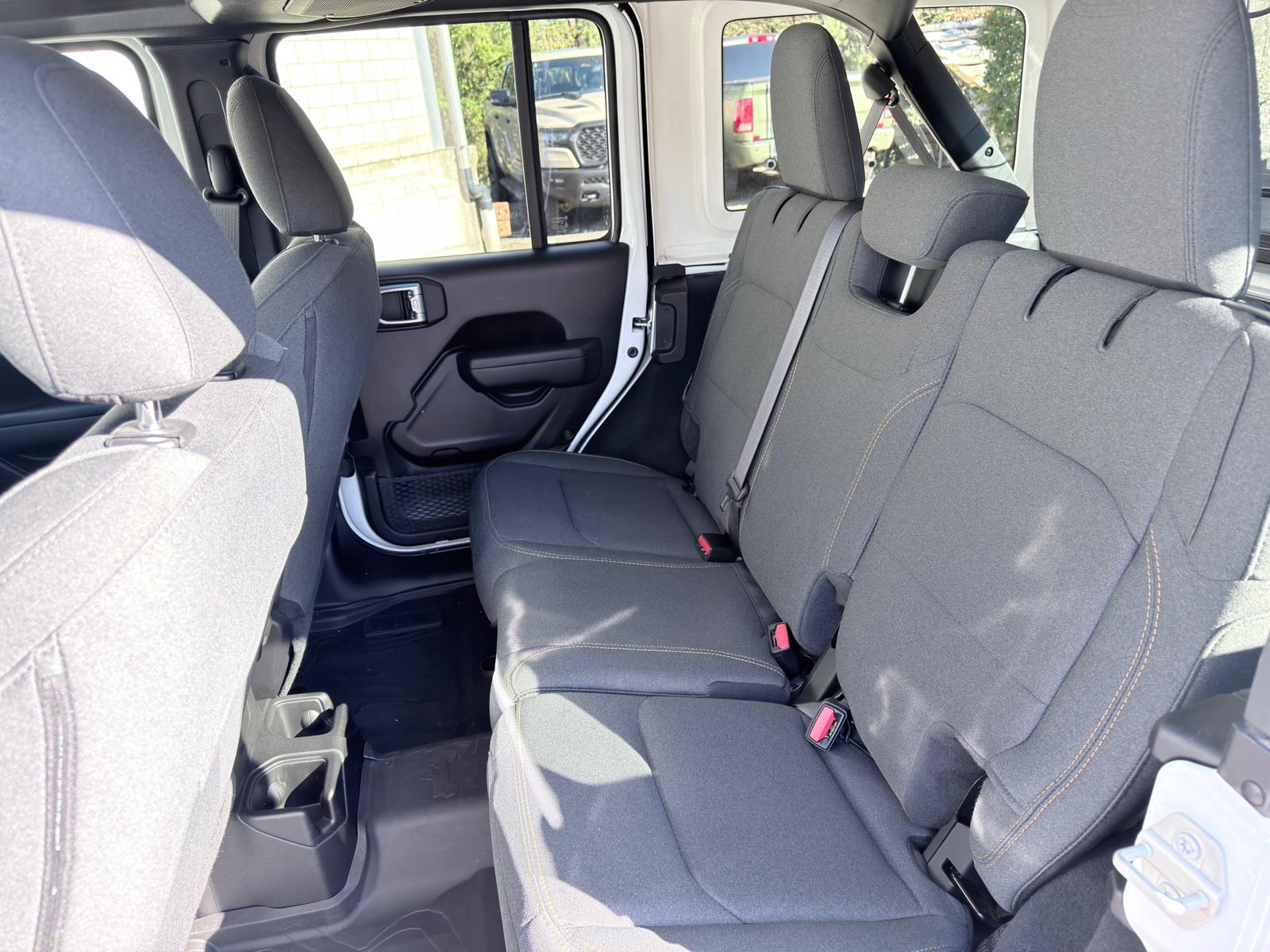 JEEP WRANGLER WILLYS 3.6-V6 4DOOR 6 GANG Handschaltung-image-12