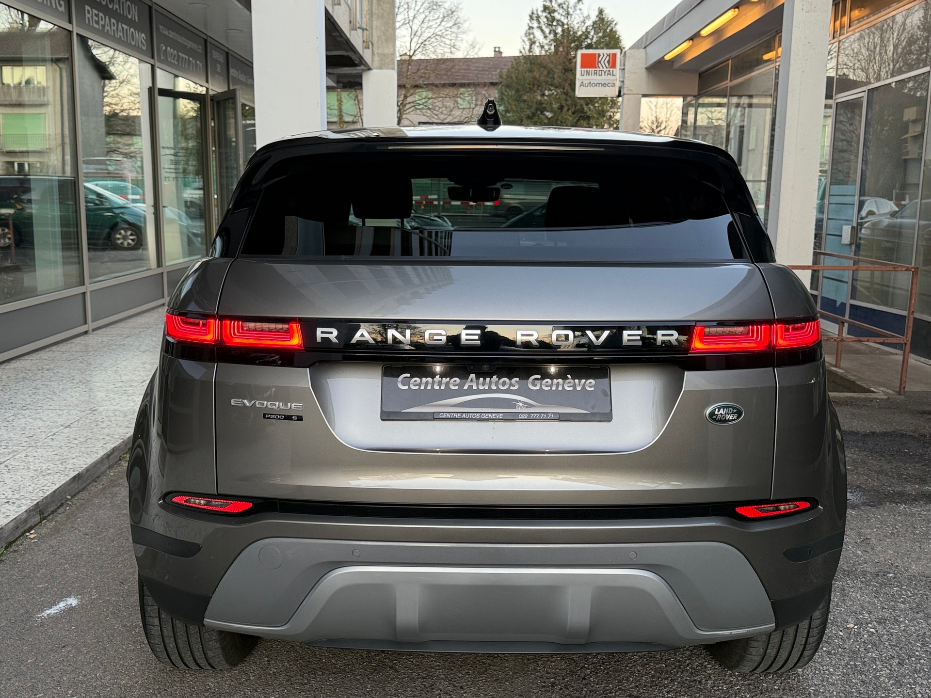 LAND ROVER Range Rover Evoque P 200 MHEV HSE AT9-image-4